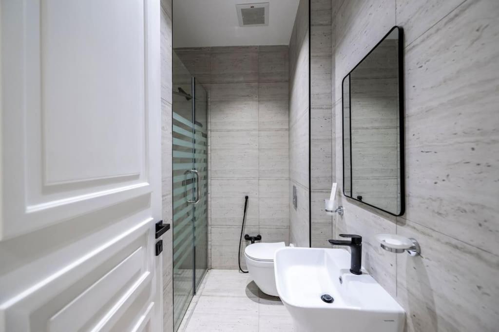 3-bedroom apartment, smart entry, ground, in Almajdiah-127