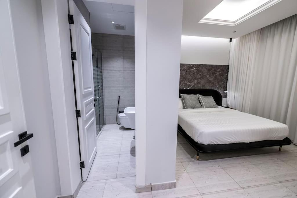 3-bedroom apartment, smart entry, ground, in Almajdiah-127