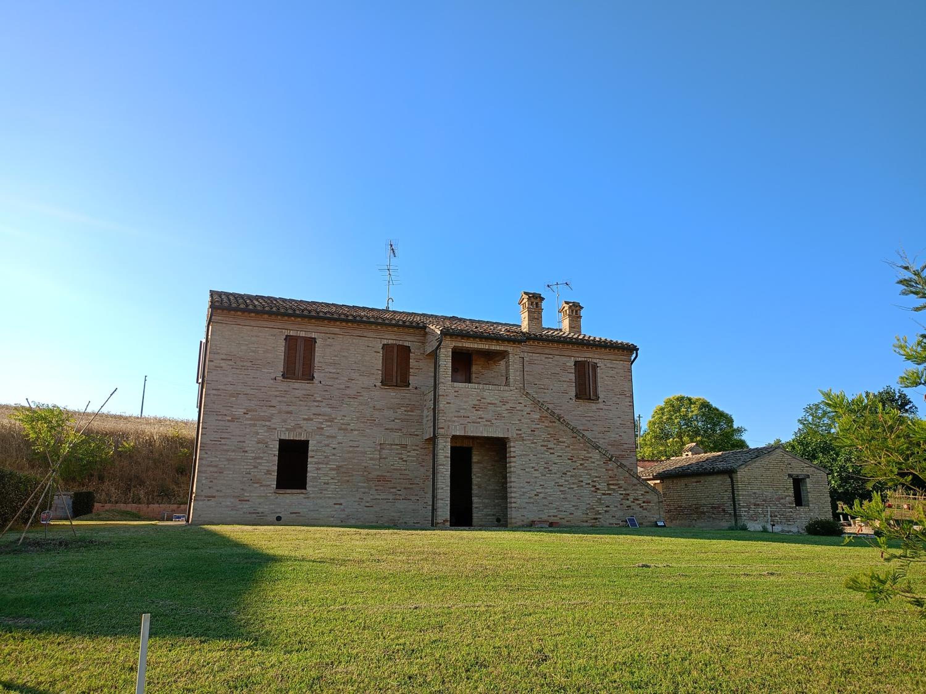 Country House view 3