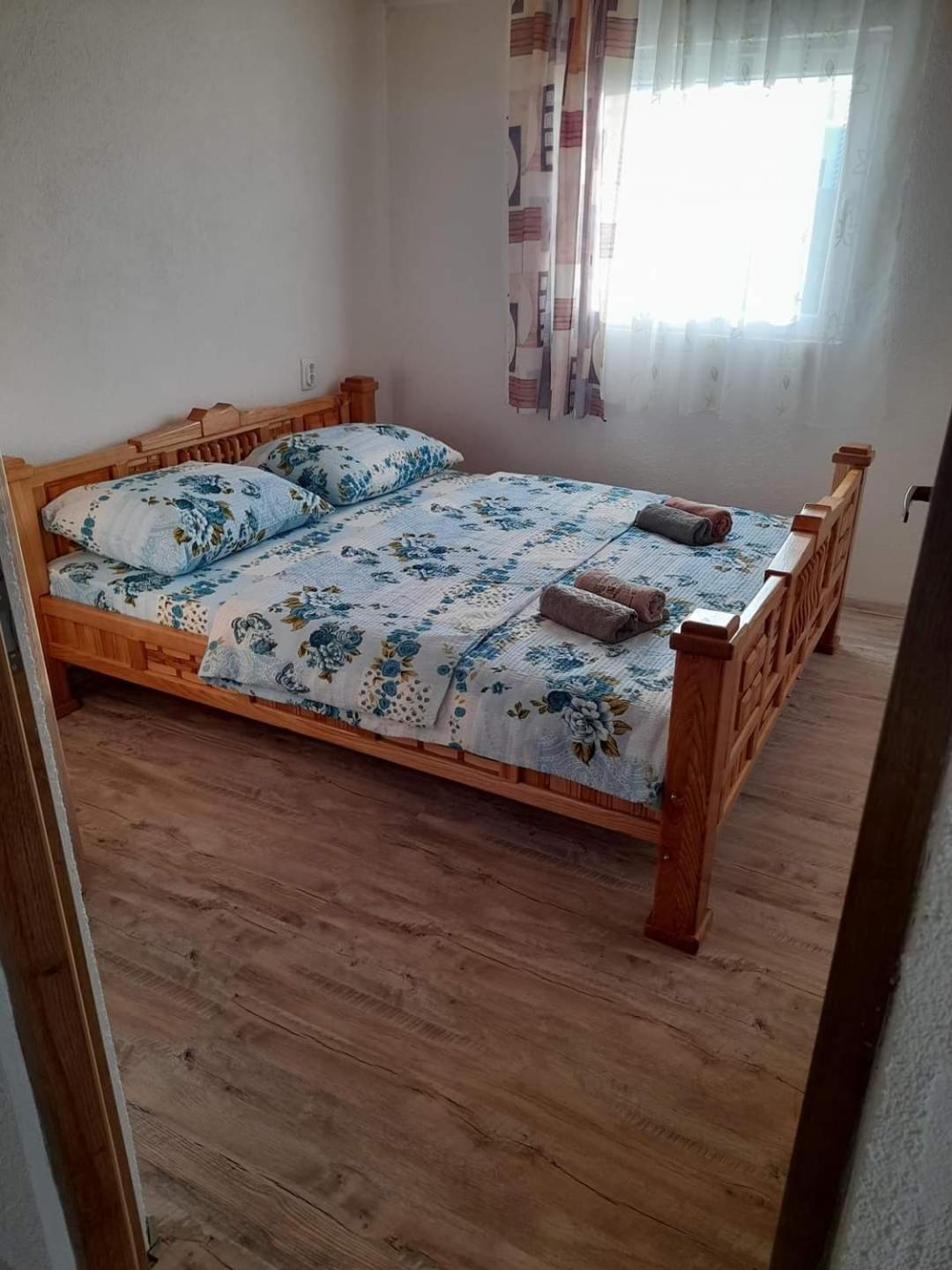 SMJESTAJ NA SELU DZEBIC - Pecka
