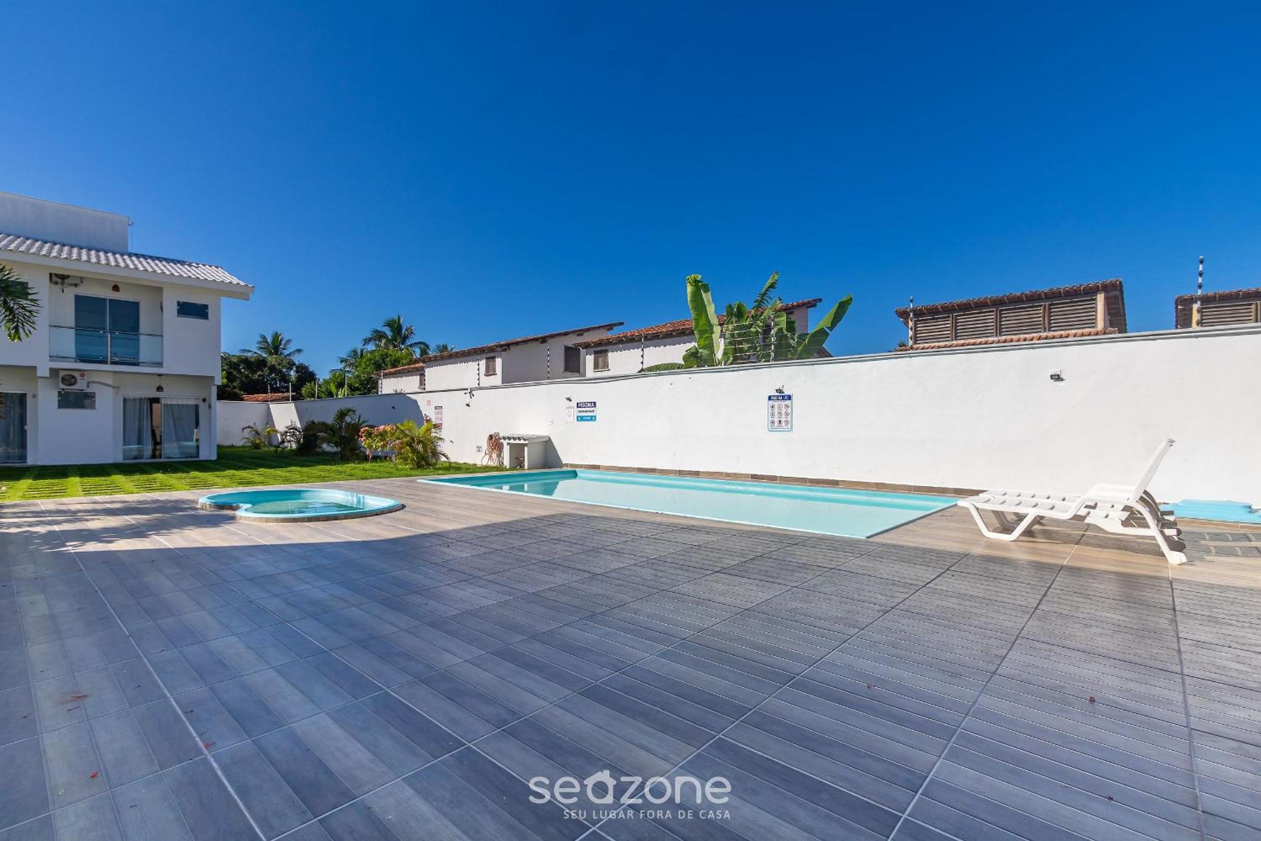 Elegant Duplex w Sw. Pool 280m fr the Beach PRM007
