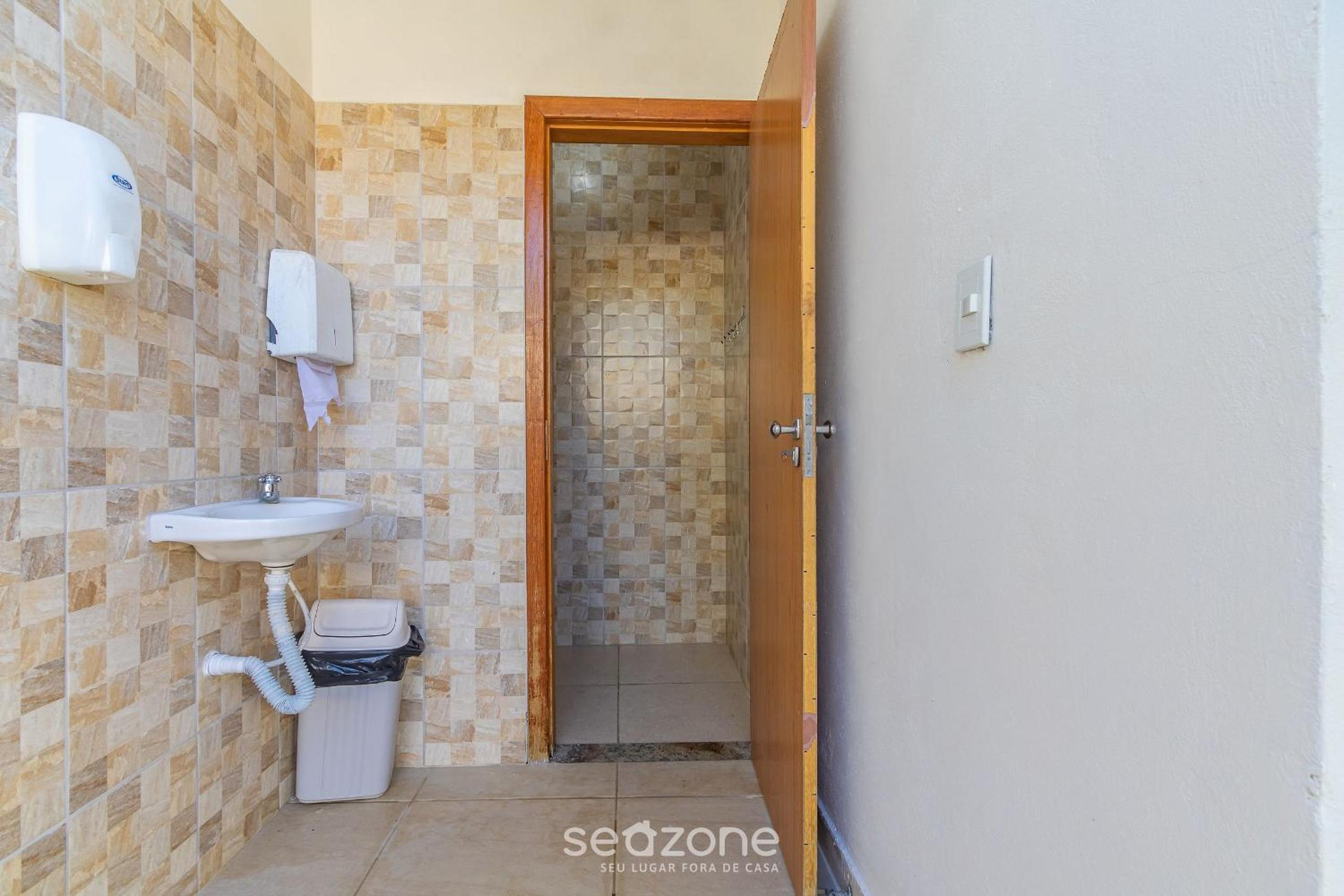Elegant Duplex w Sw. Pool 280m fr the Beach PRM007