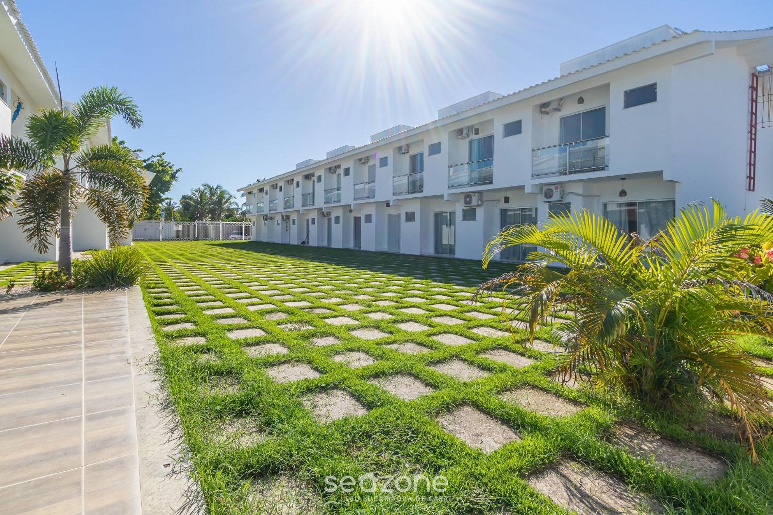 Elegant Duplex w Sw. Pool 280m fr the Beach PRM007