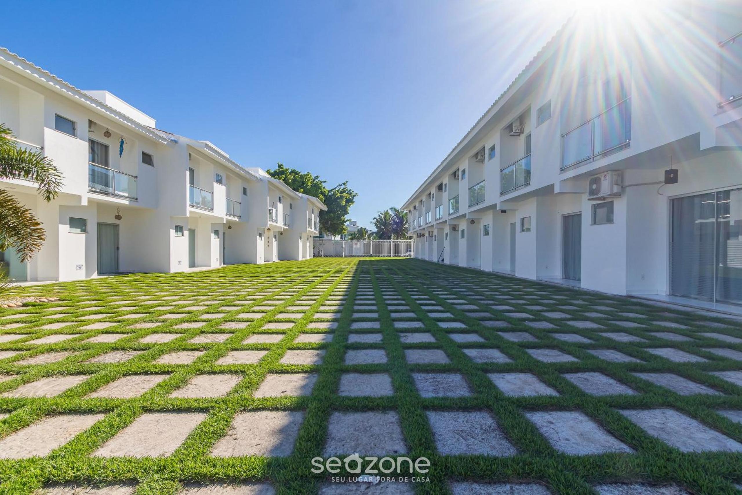 Elegant Duplex w Sw. Pool 280m fr the Beach PRM007