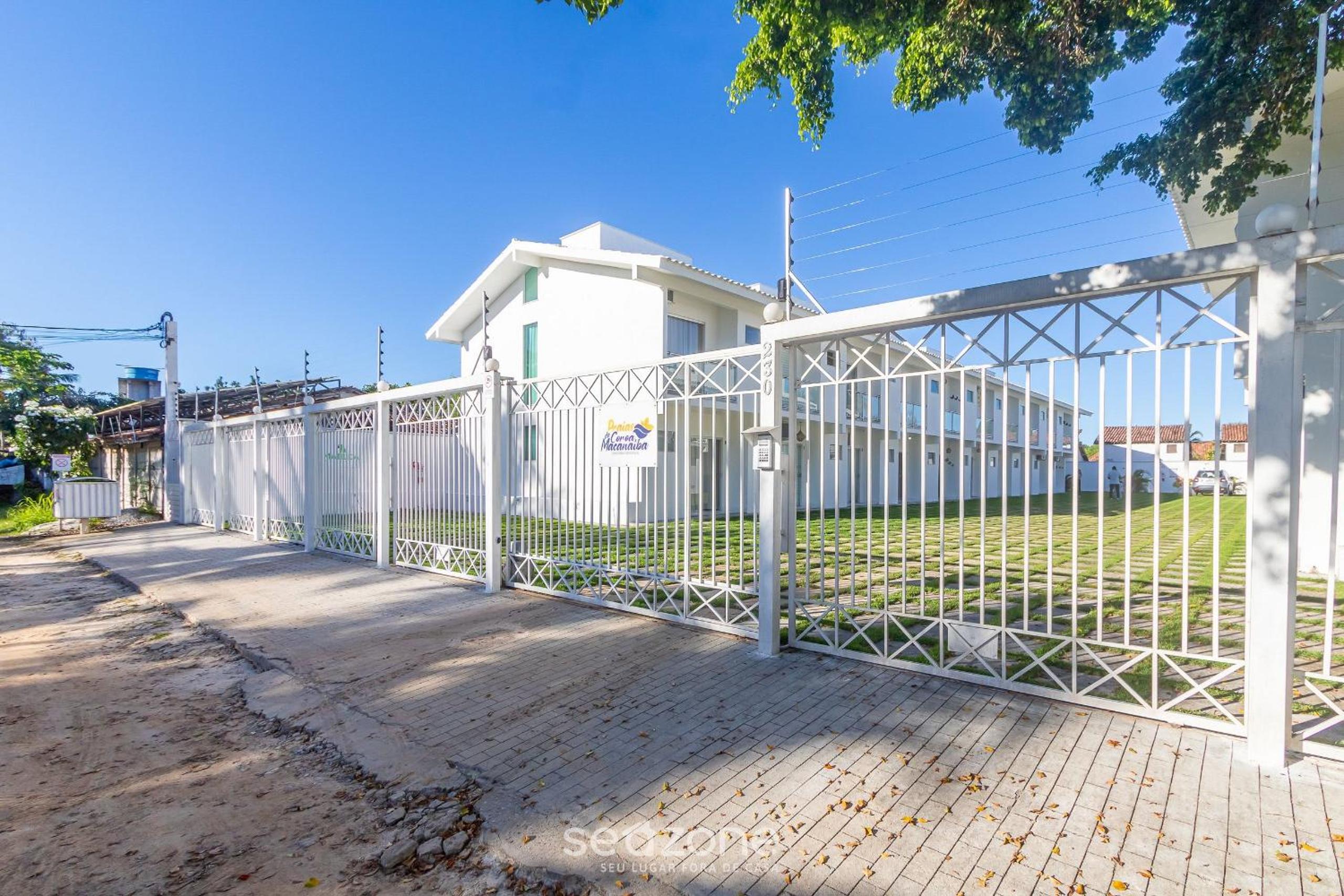 Elegant Duplex w Sw. Pool 280m fr the Beach PRM007