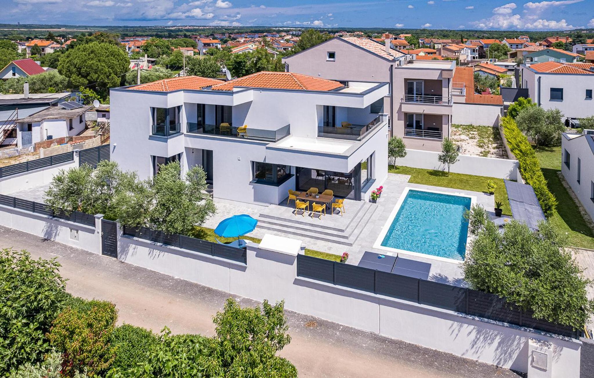 Stunning Home In Valbandon With Wifi