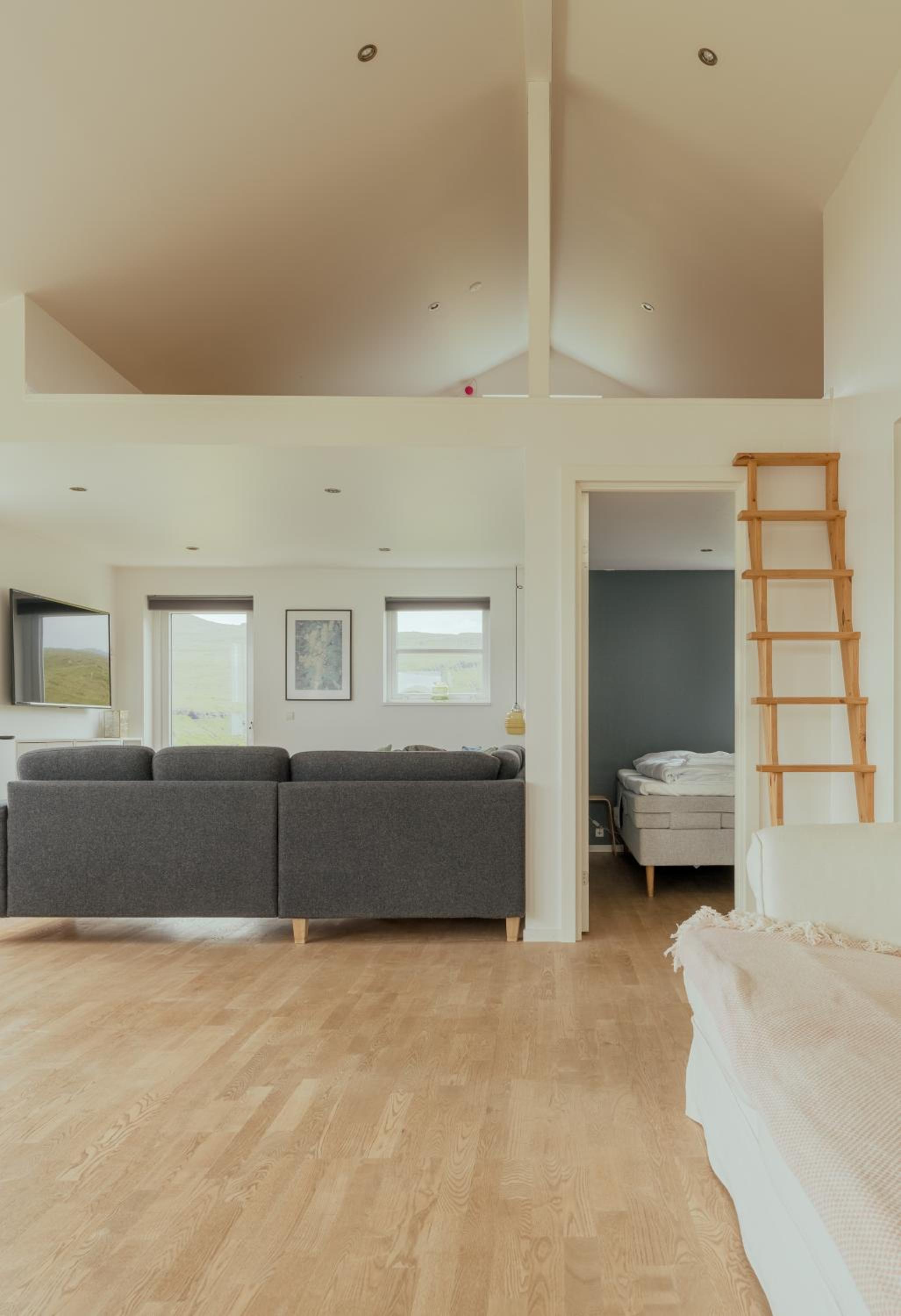 Peaceful Panoramic Retreat in Leynar