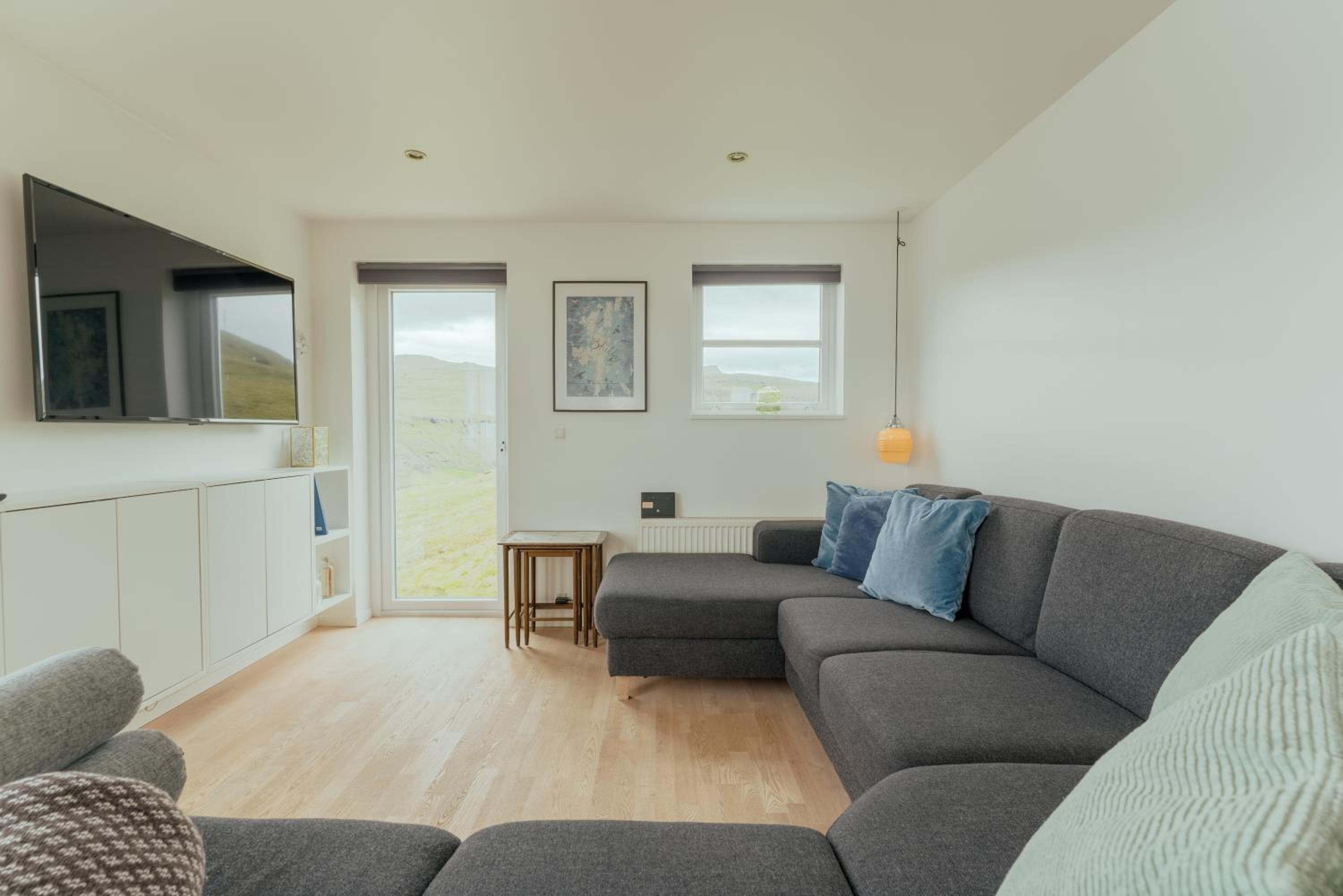 Peaceful Panoramic Retreat in Leynar