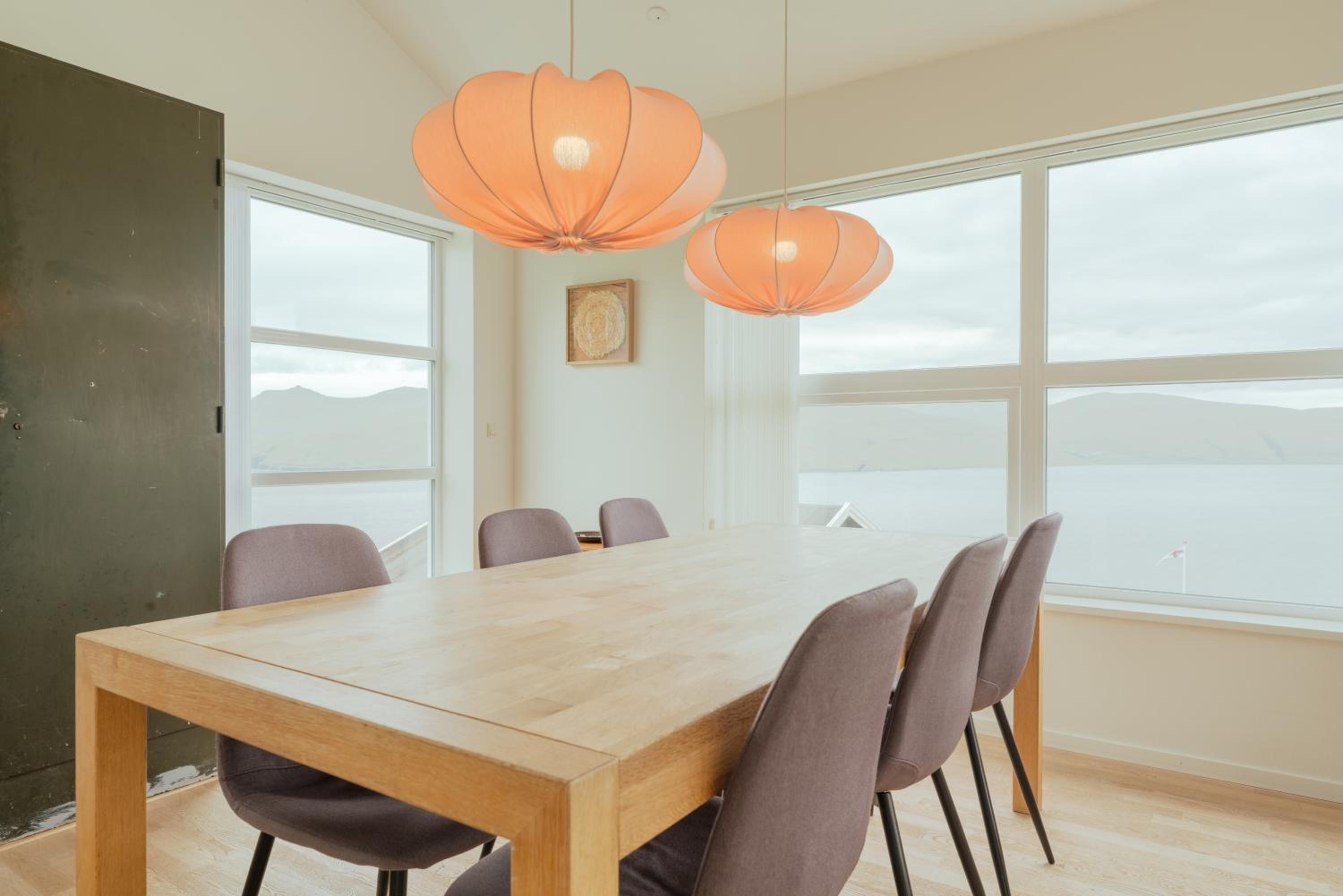 Peaceful Panoramic Retreat in Leynar