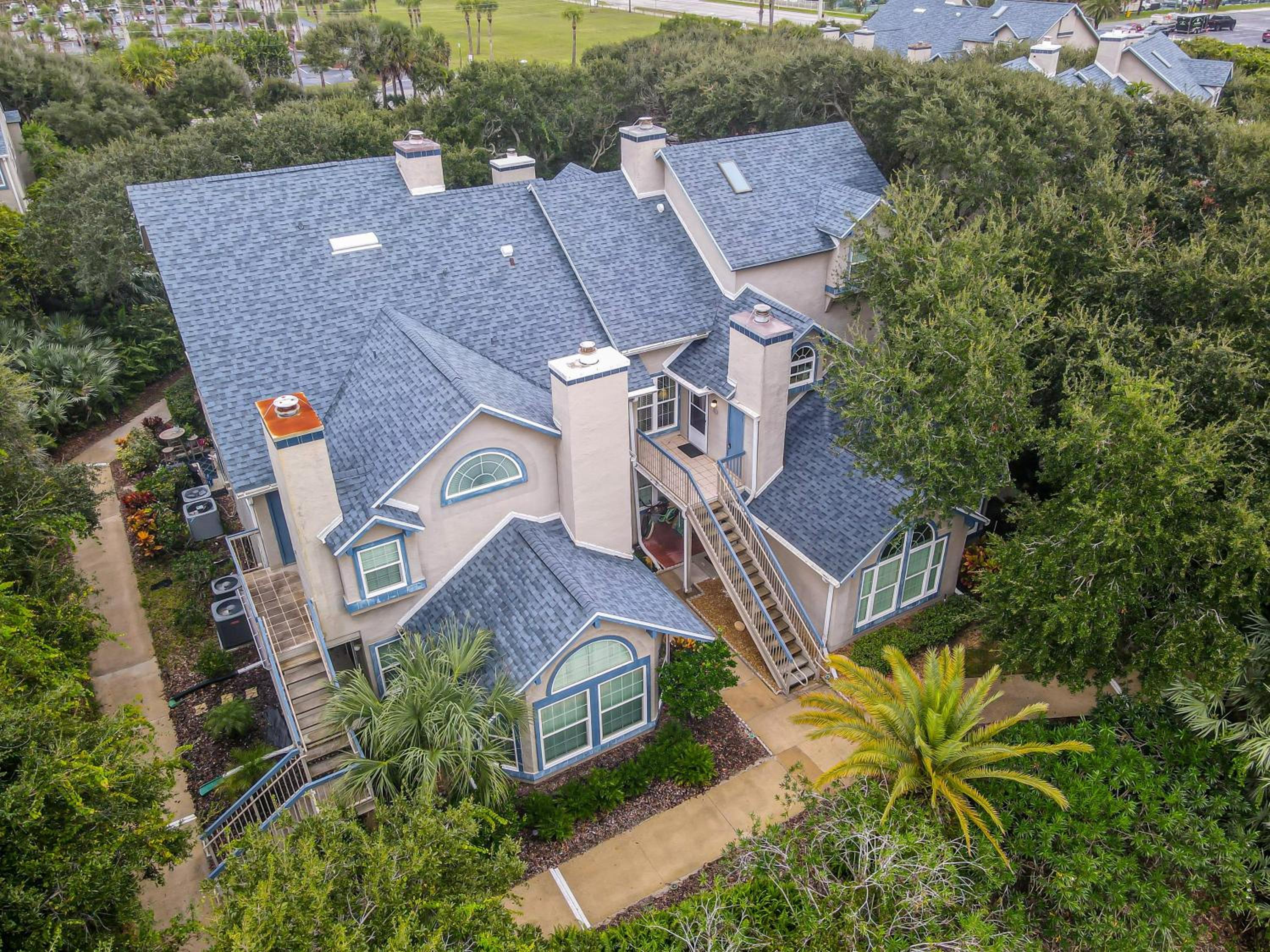 Sun Beach Club 861 Across from Beach Close to Pool Hot Tub Walk to shopping and dining view 4