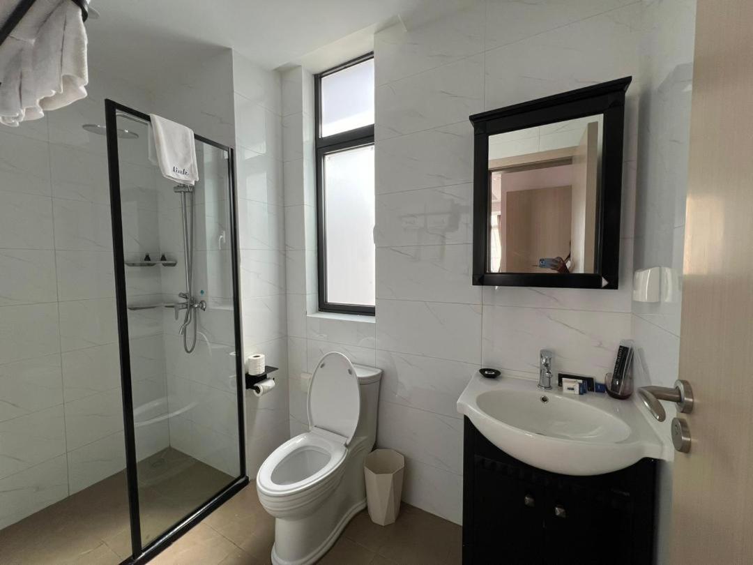 Grandeur Properties view 4