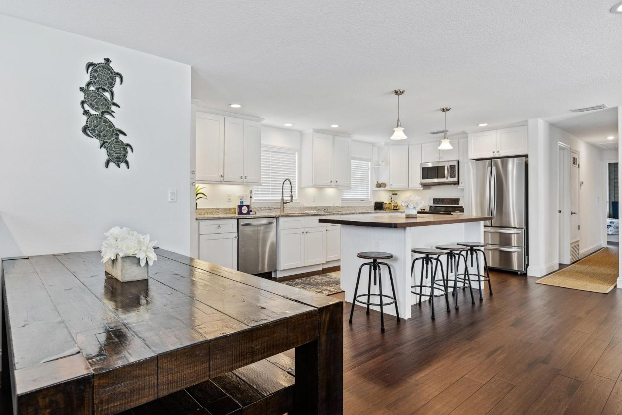 Gorgeous home with pool Walk to car free beach 4717S