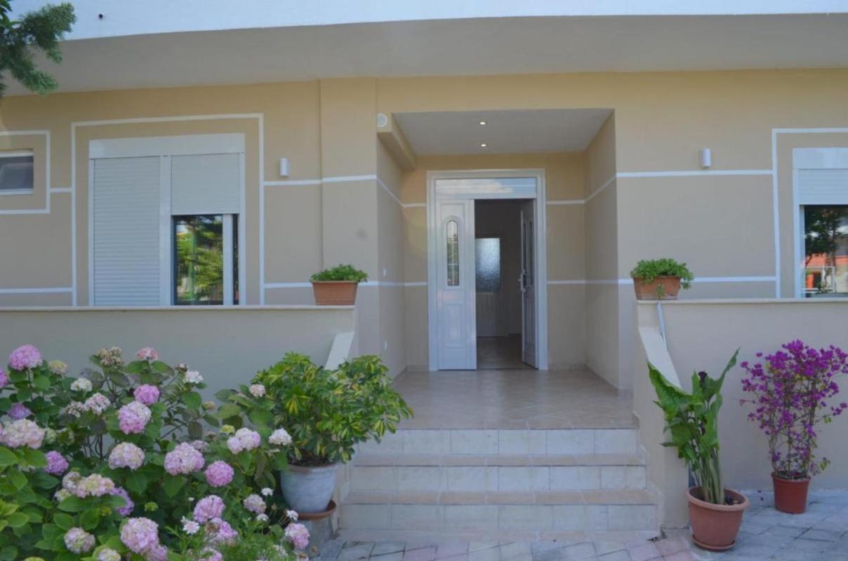 Room in Guest room - welcomen in Vila Sinomati - room 3