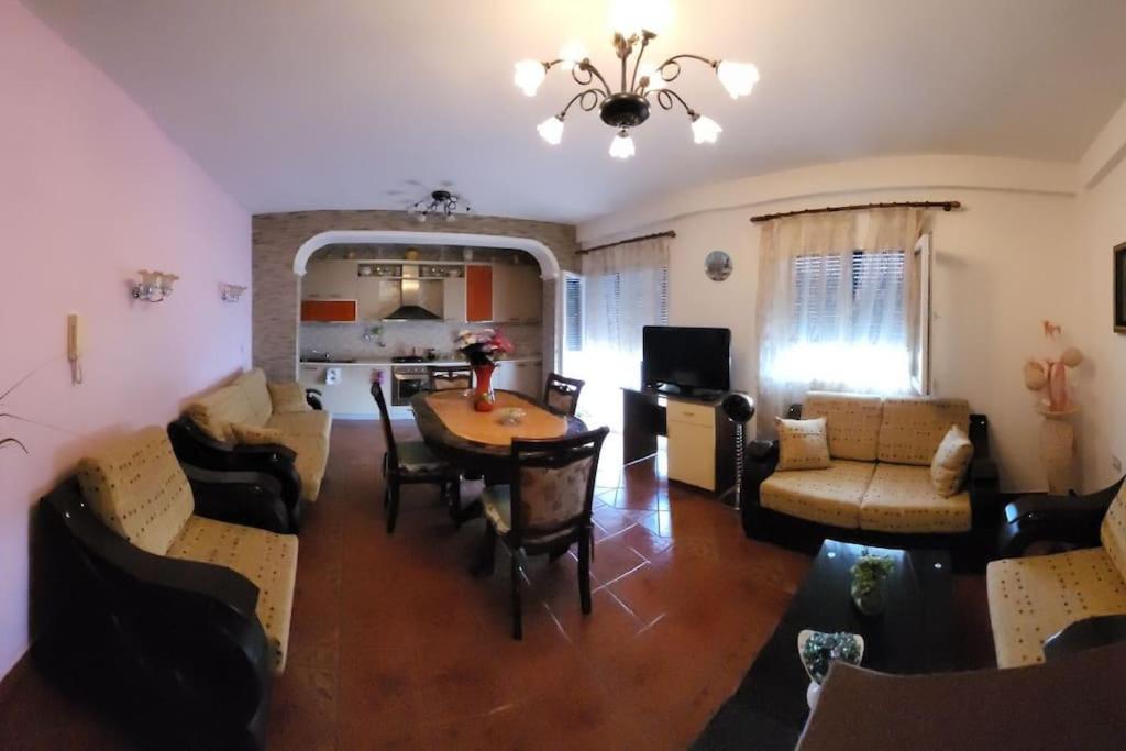 Accogliente casa nel centro storico di Valona photo 4