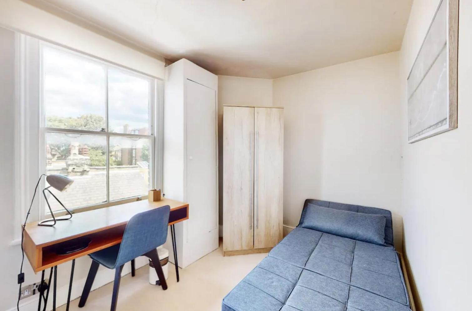 Chic Urban Hideway in Vibrant Clapham view 2