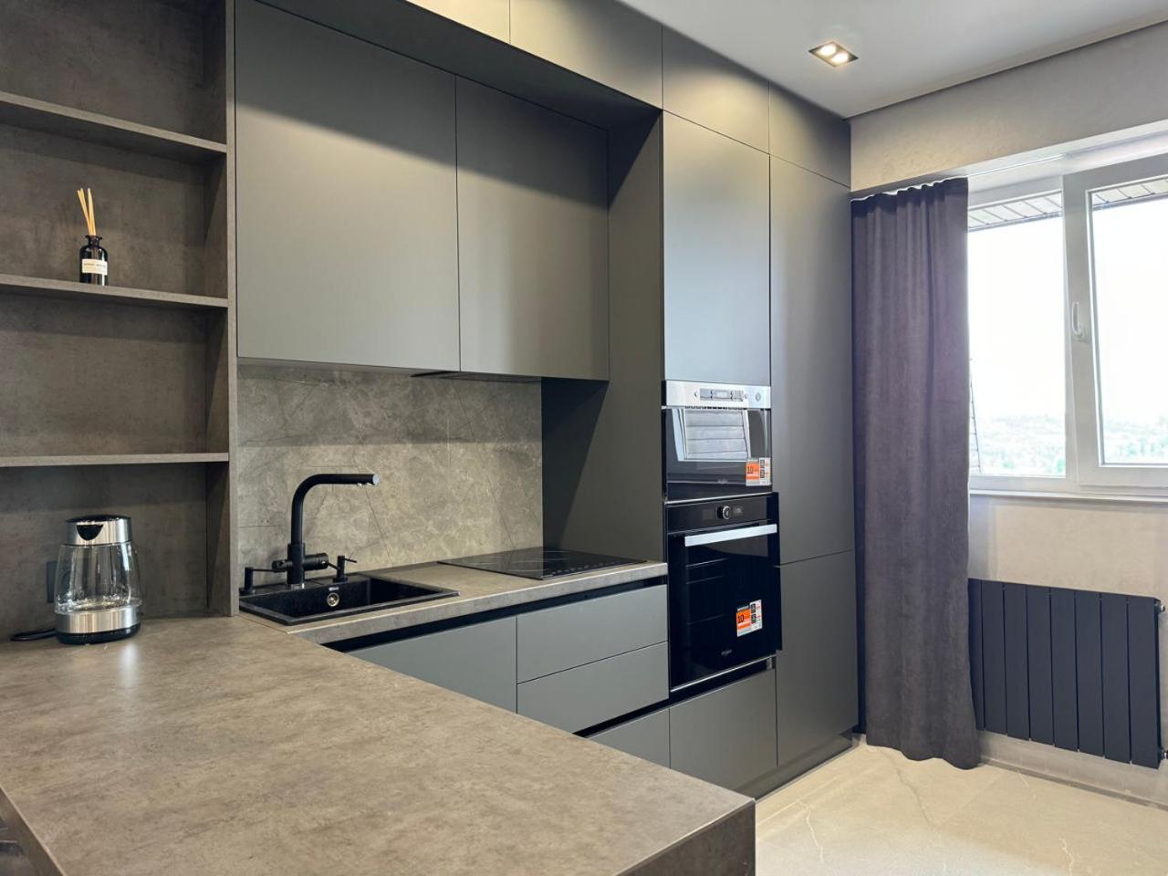 Center Chisinau one bedroom & living room apartment
