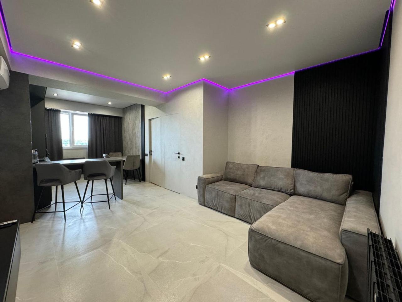 Center Chisinau one bedroom & living room apartment