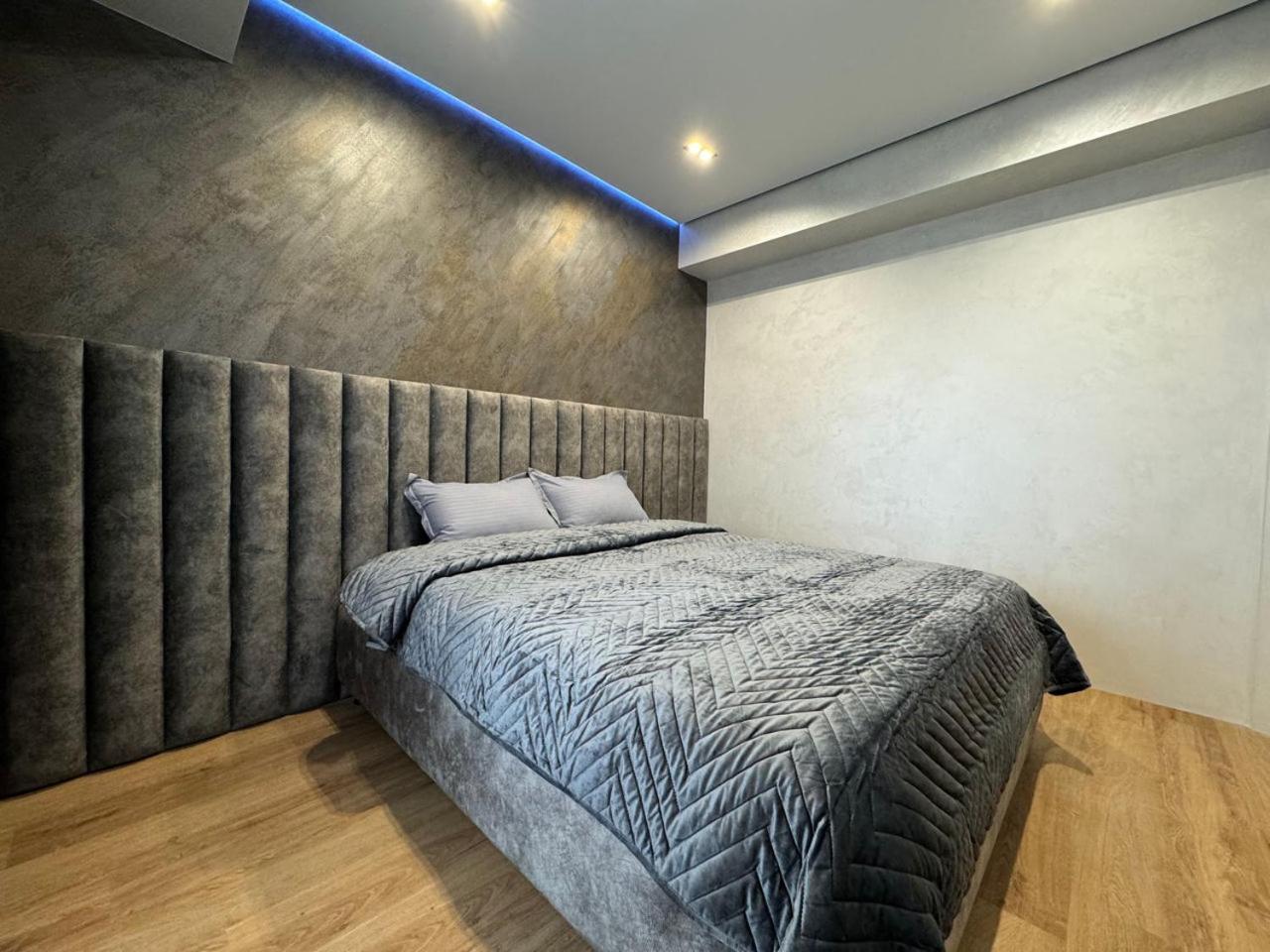 Center Chisinau one bedroom & living room apartment
