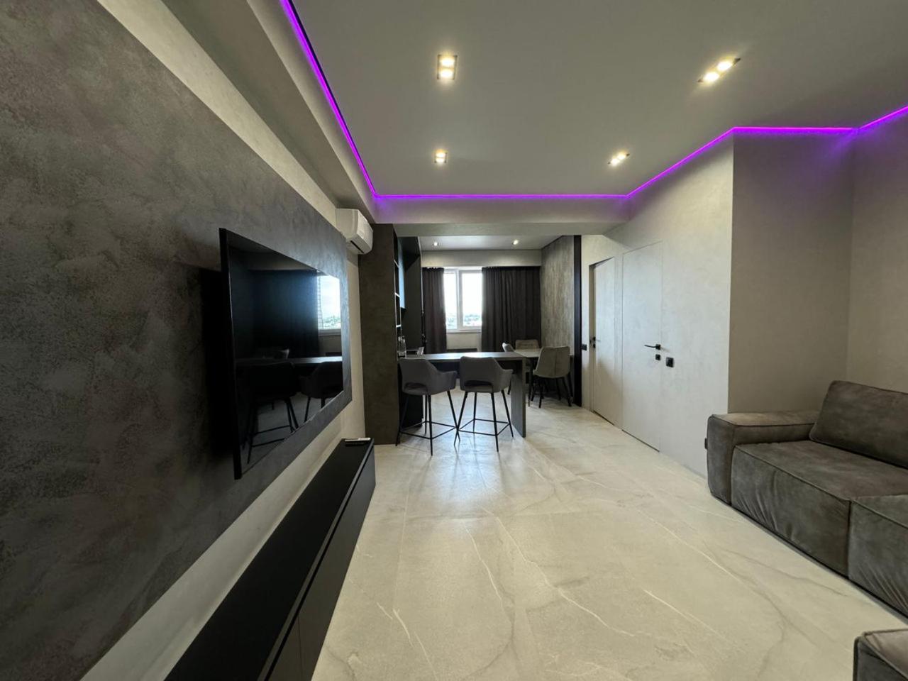 Center Chisinau one bedroom & living room apartment