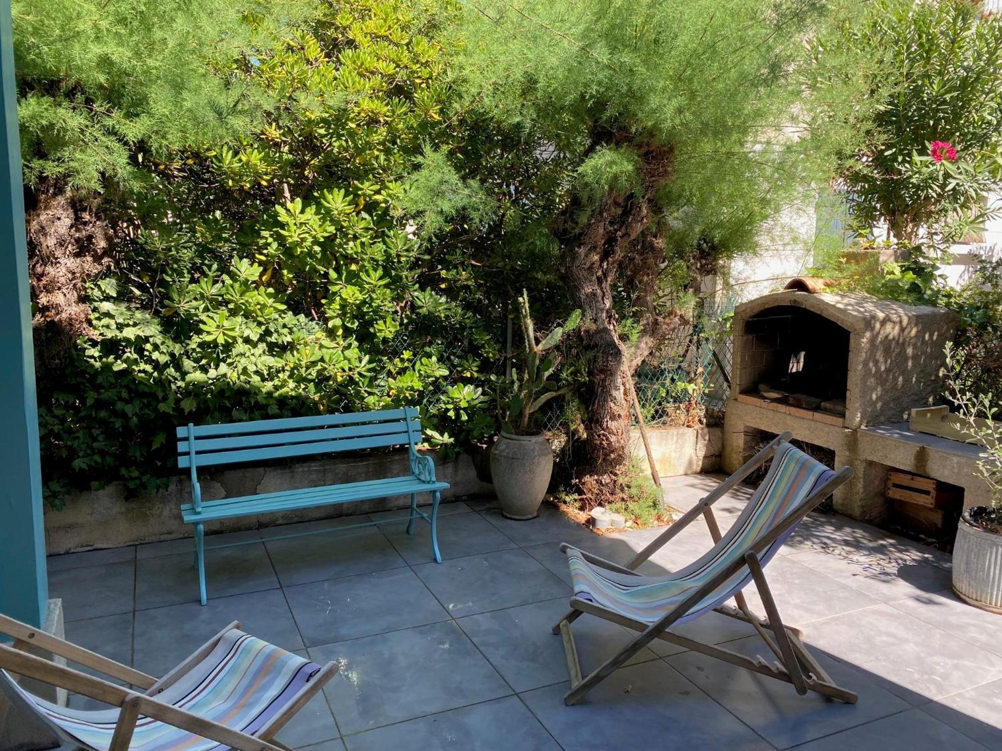 Maison 300 m de la plage avec un bel extérieur