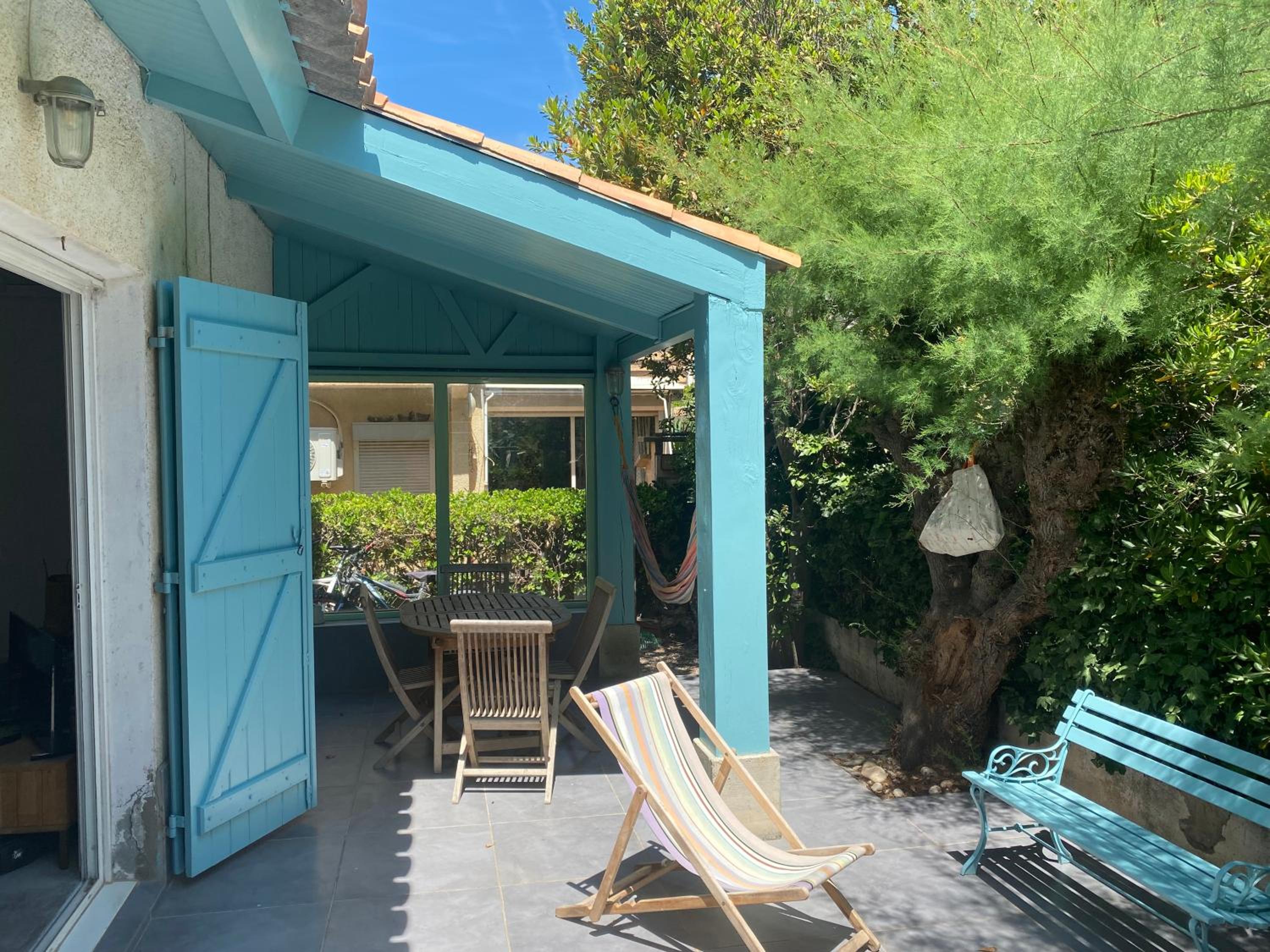 Maison 300 m de la plage avec un bel extérieur