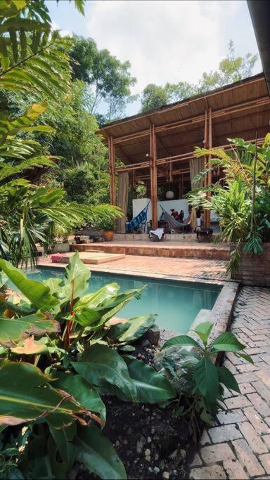 El Escondite Cundinamarca Piscina Climatizada
