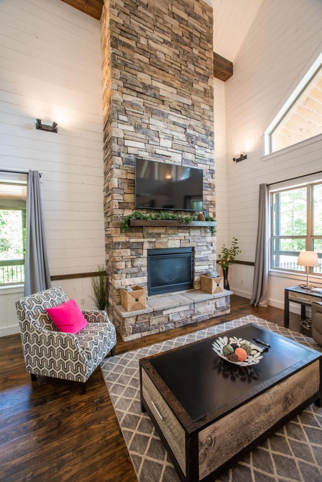 Magnolia Peak, Mountain View, Hot Tub, Sleeps 4 view 4