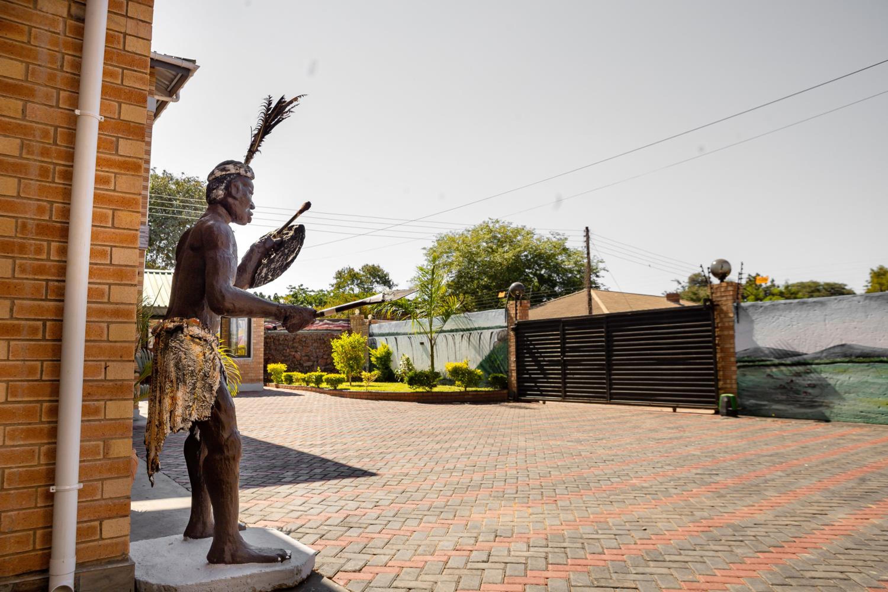Amakhosi Hotel