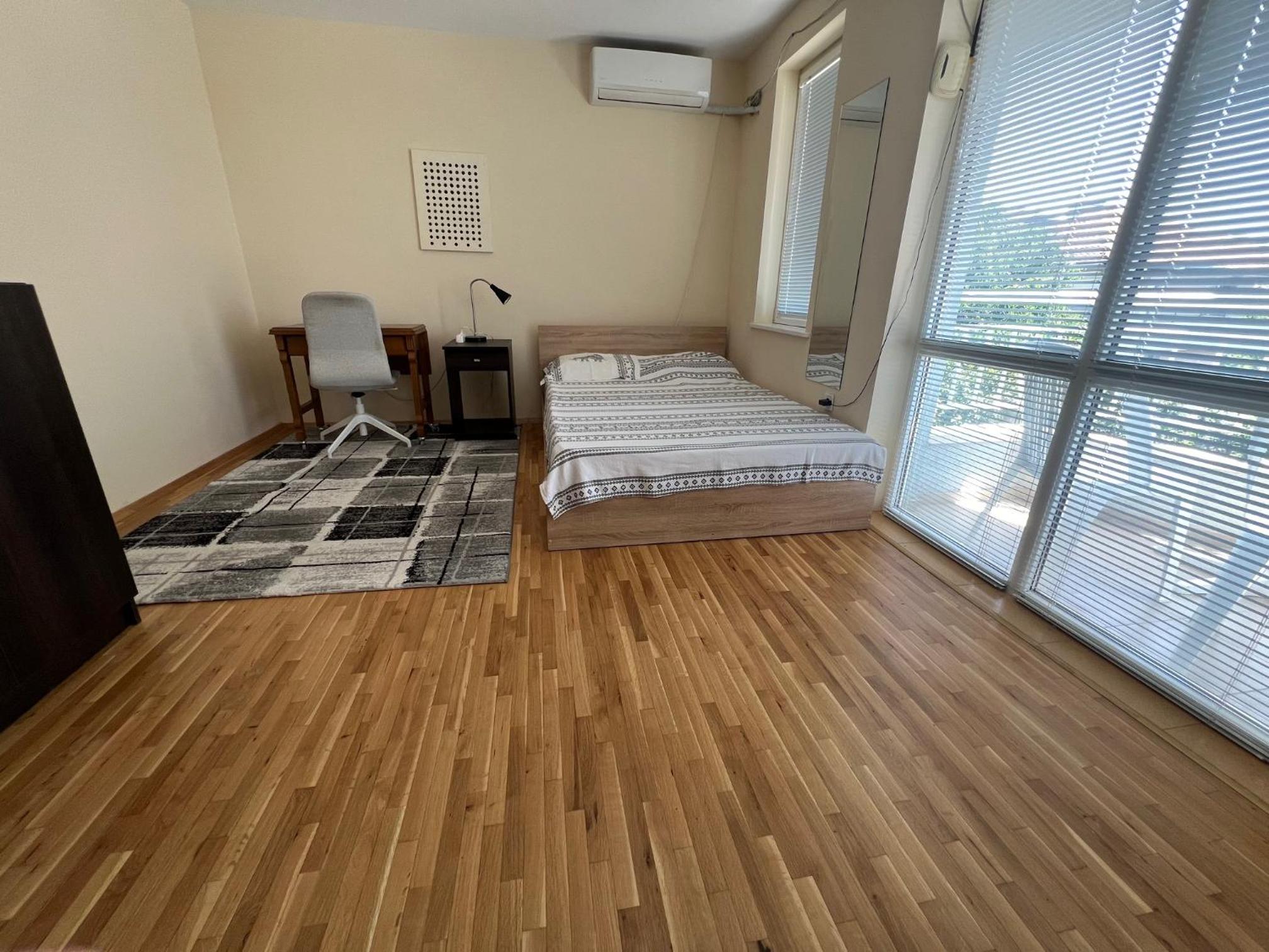 Breeze Reunion Apartment