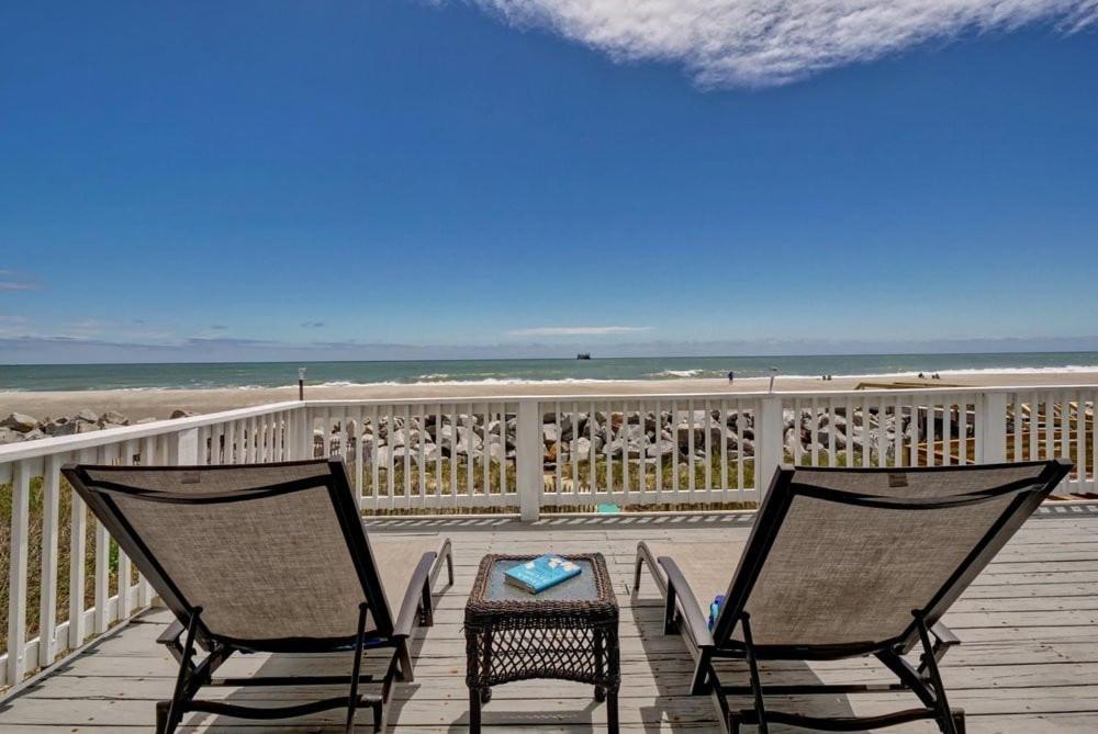 Abundance on the rocks Oceanfront Villa view 2