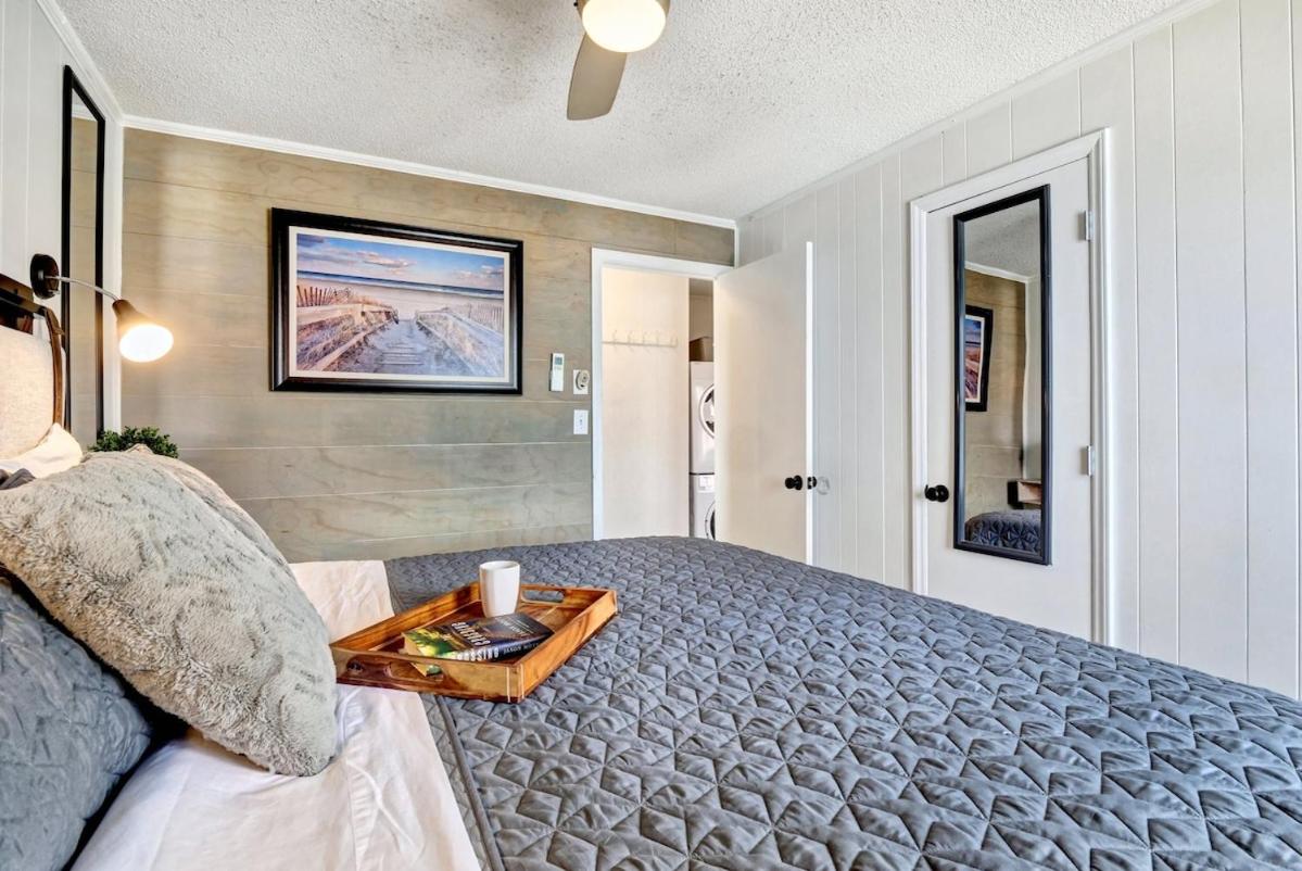Abundance on the rocks Oceanfront Villa view 5