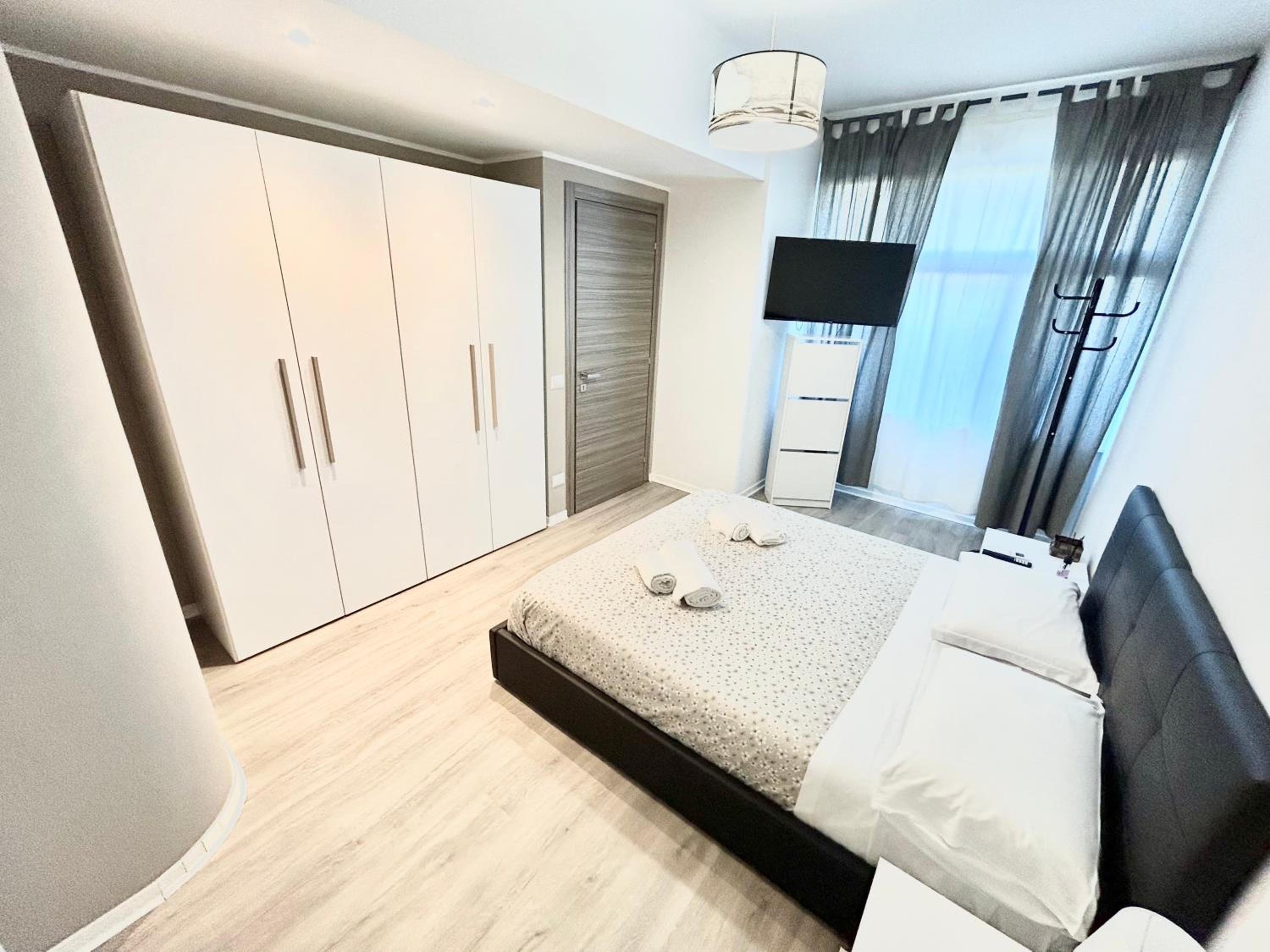 Un Letto Ideale EUR - UN LETTO IDEALE