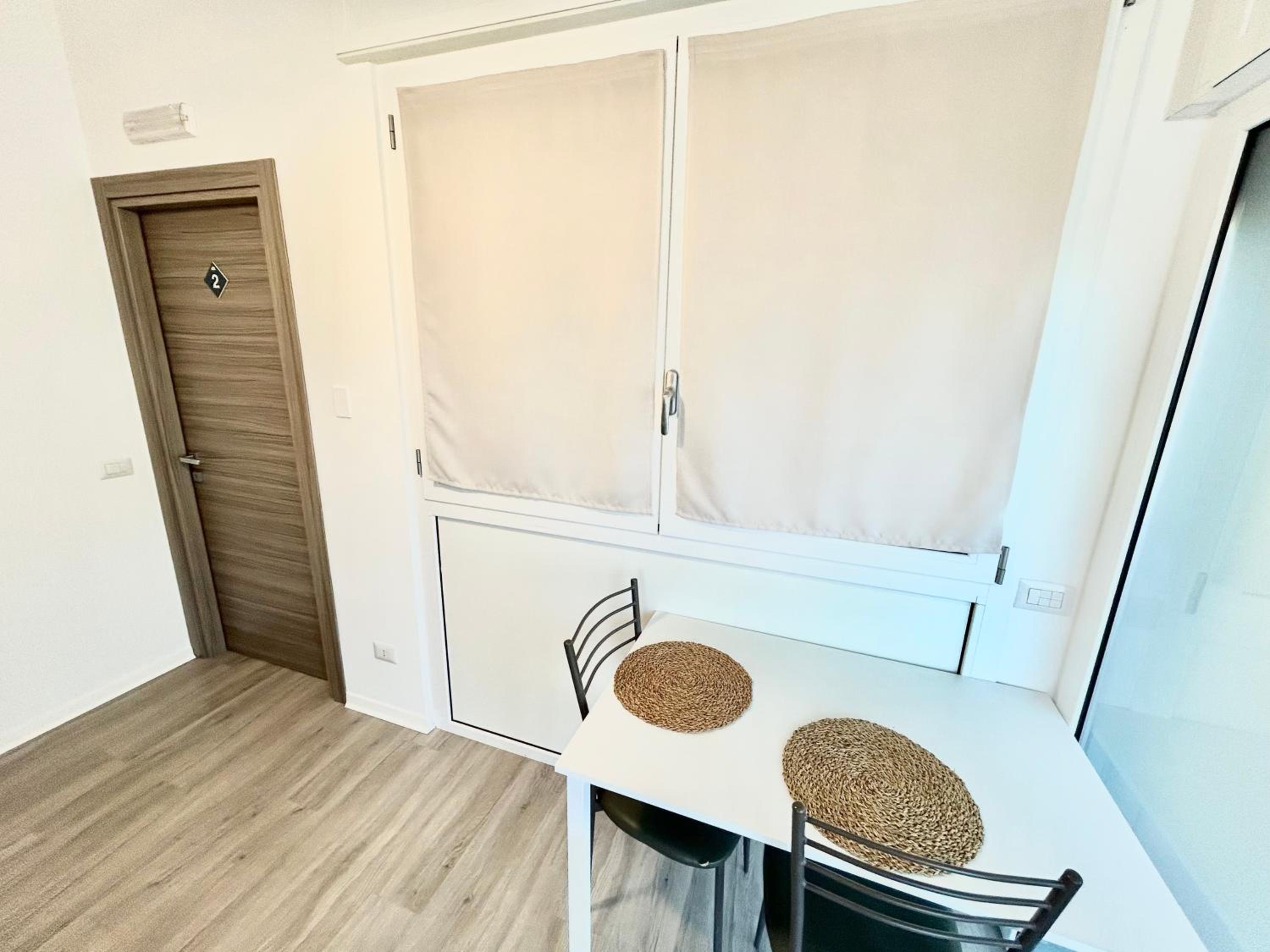 Un Letto Ideale EUR - UN LETTO IDEALE