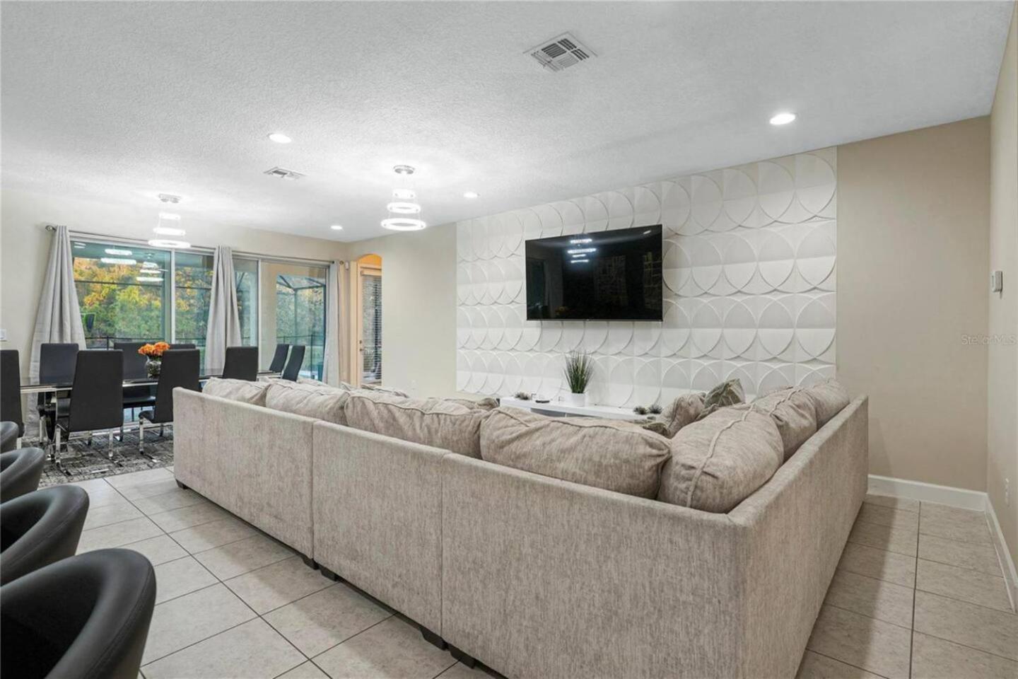 Luxurious & Comfy Family Retreat
