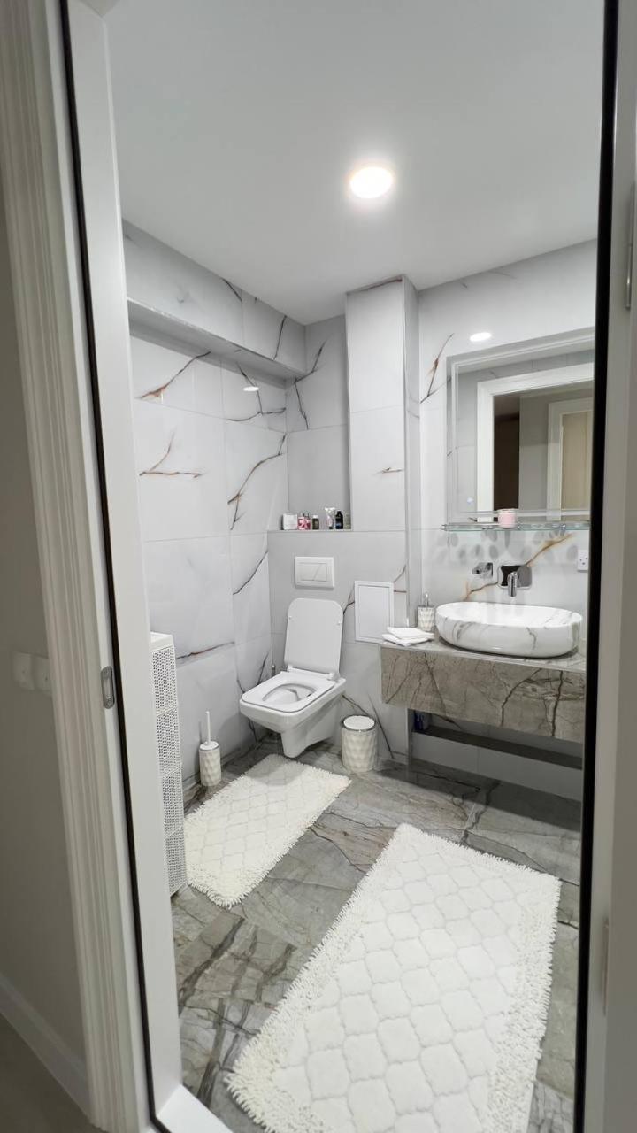 Newly Renovated, Bright, Spacious and Cosy apartment