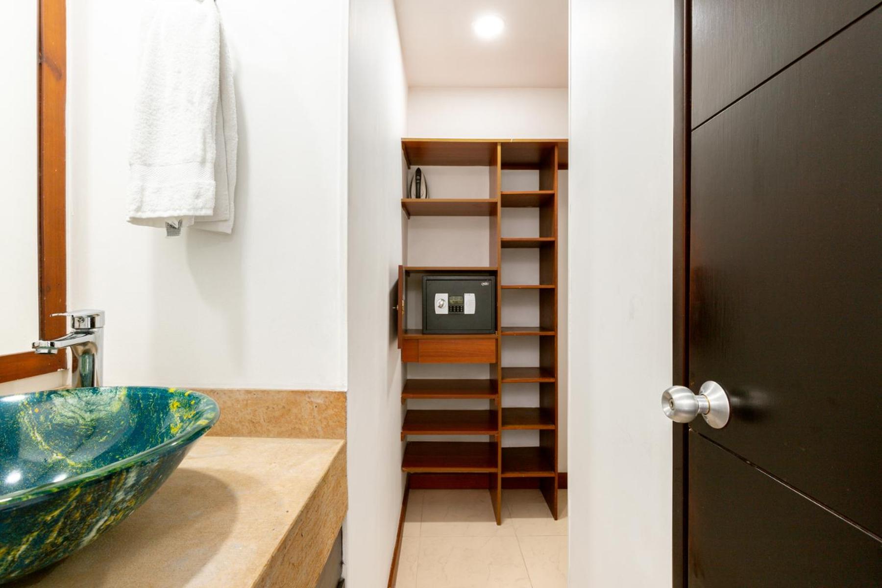 Blux Apartments Medellin