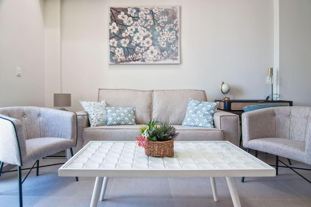 Live Like a Local in This Contemporary Duplex