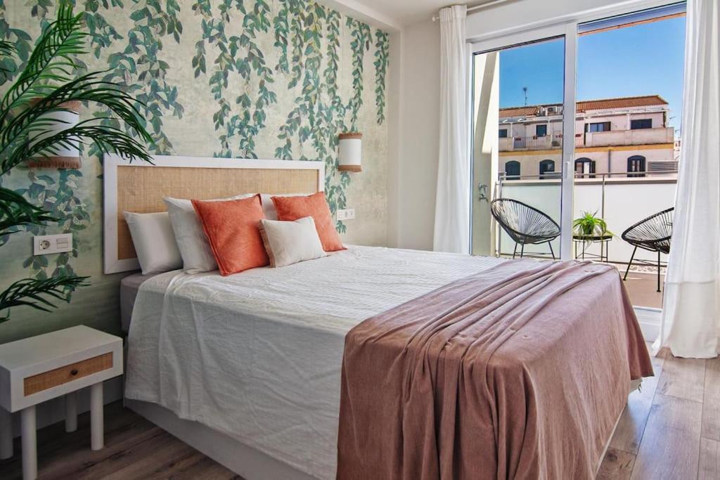 Live Like a Local in This Contemporary Duplex