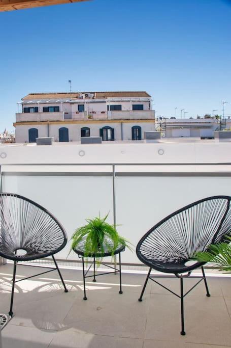 Live Like a Local in This Contemporary Duplex