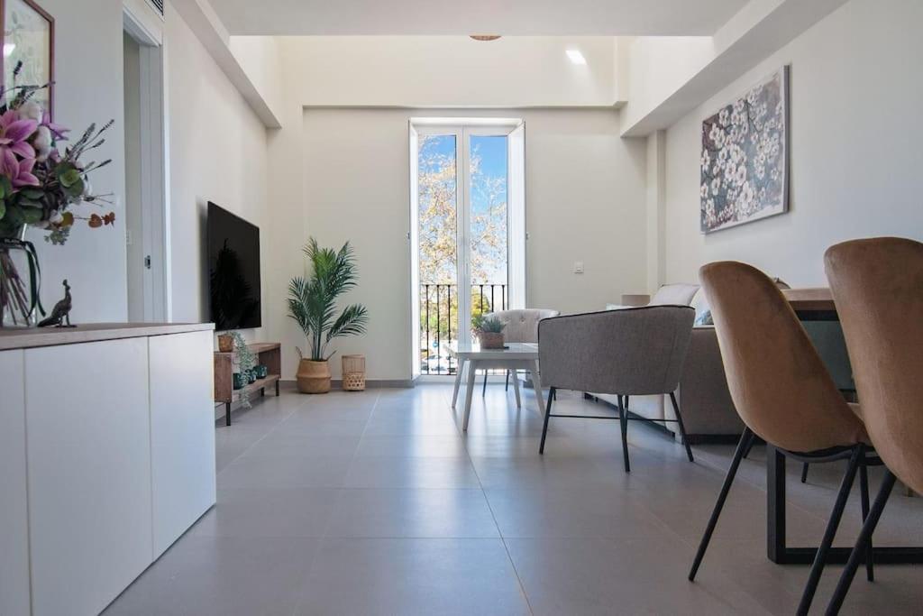Live Like a Local in This Contemporary Duplex
