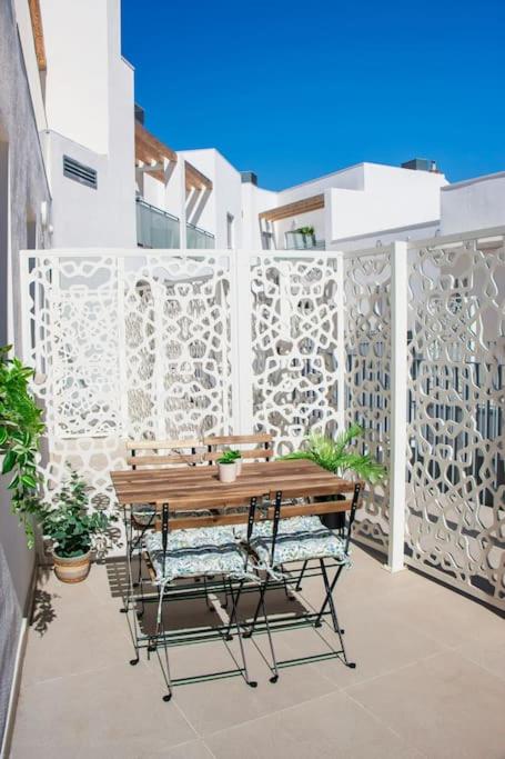 Live Like a Local in This Contemporary Duplex