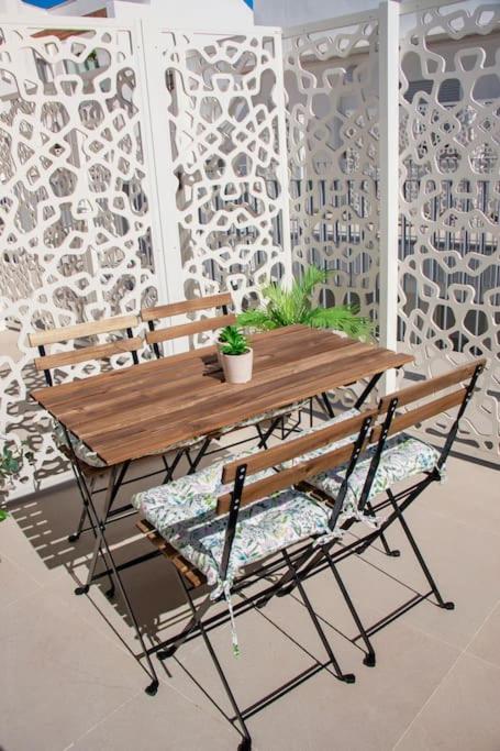 Live Like a Local in This Contemporary Duplex
