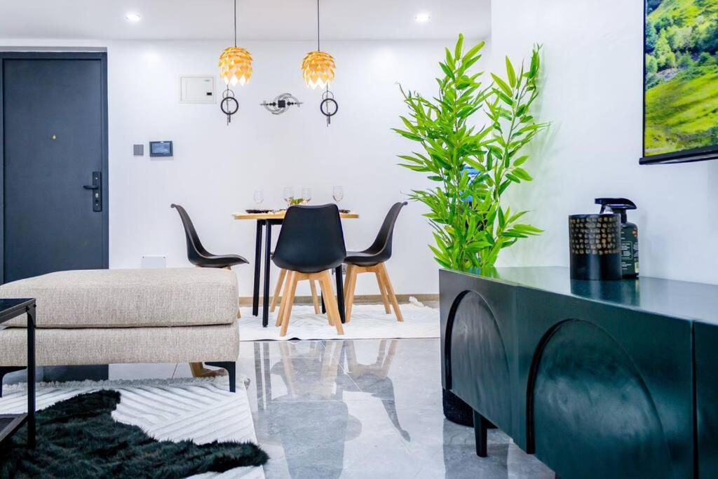 Chic 2BR City Apartment view 2
