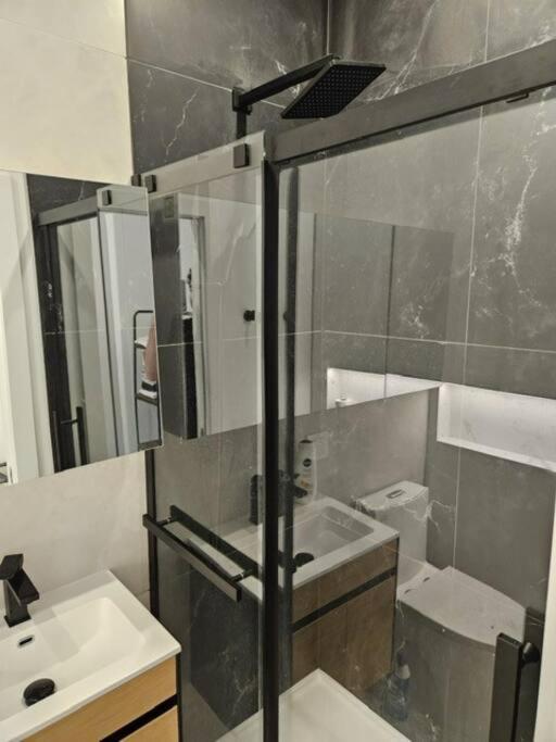 Chic 2 bedroom Apt