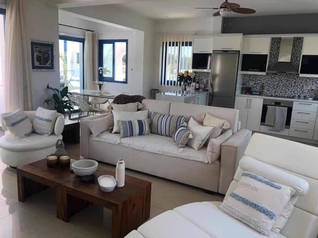 Modern 3 bedroom apartment penthouse