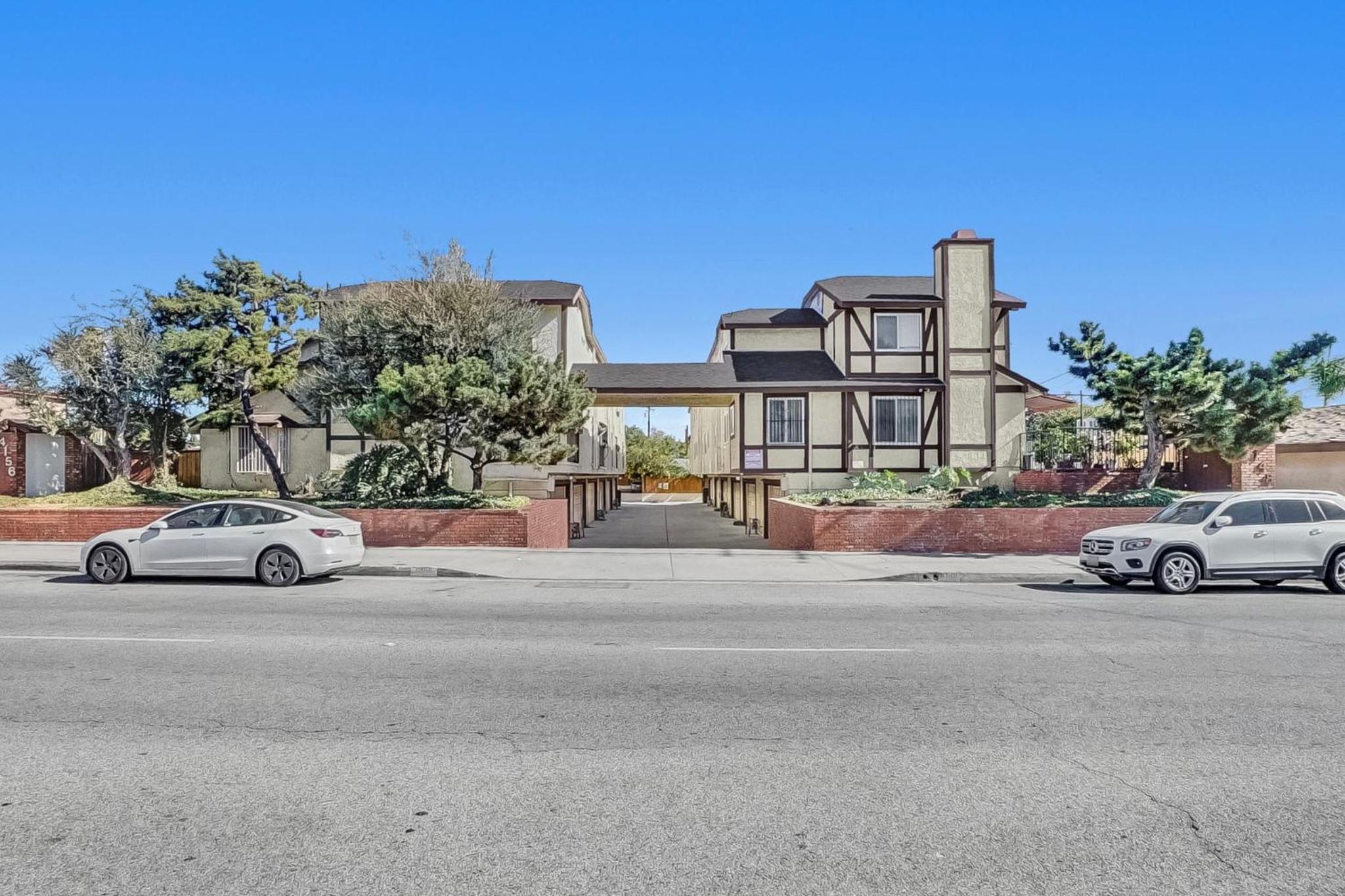3BR/3BA Townhouse in El Monte - Property Image 28