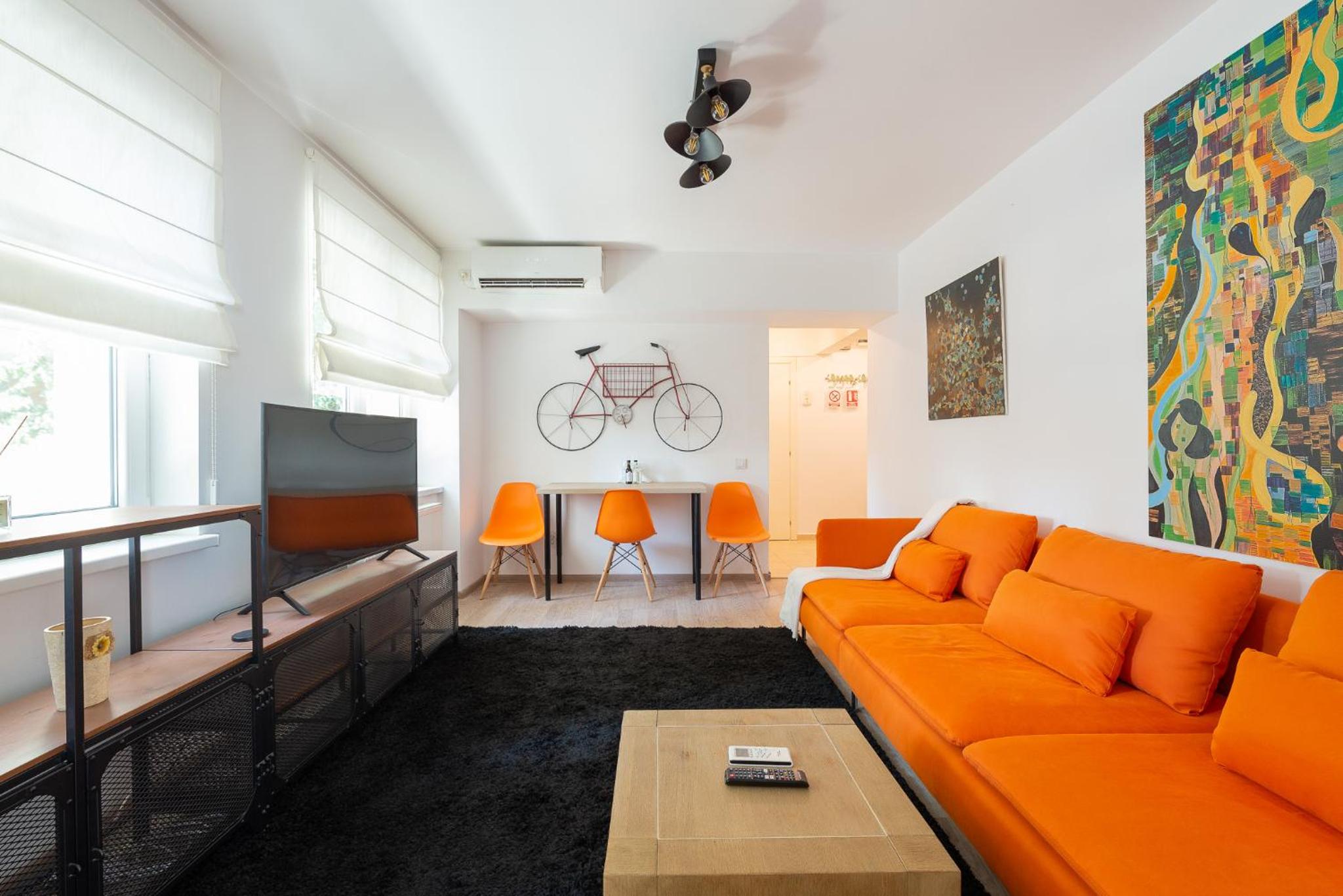 The Theatre-Ultracentral Deluxe Apartment