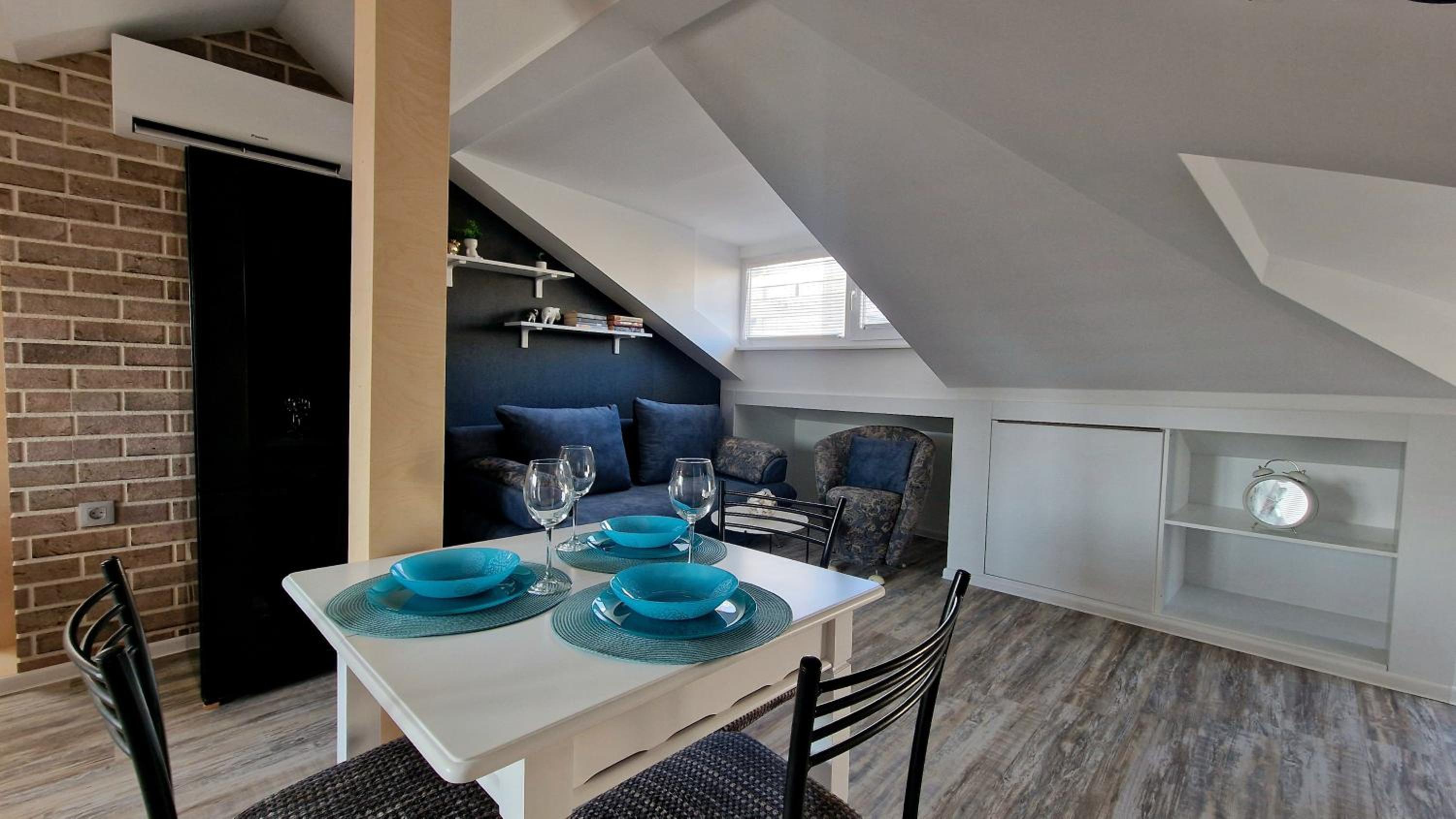 Charming City Center Loft Apartment