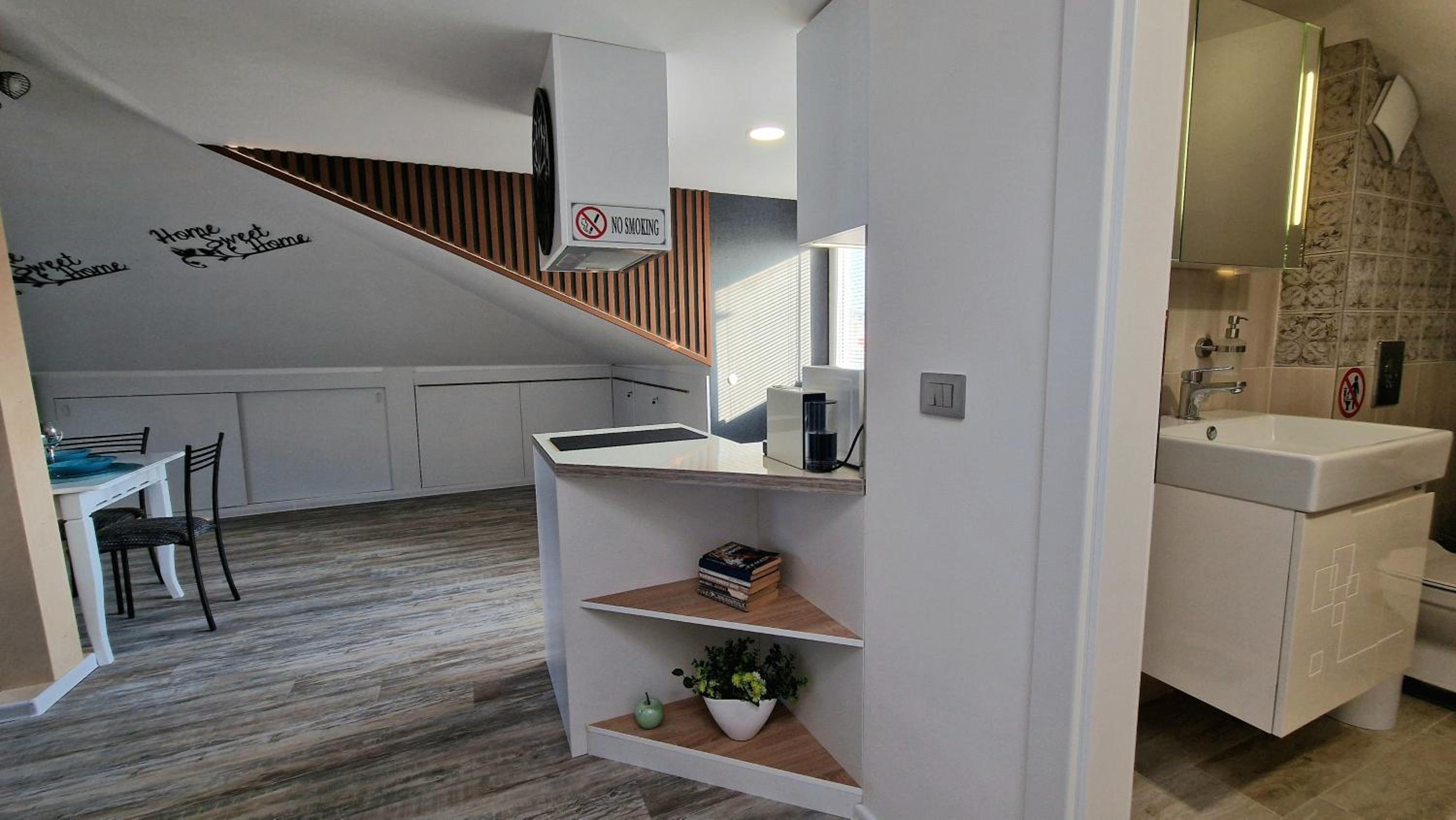 Charming City Center Loft Apartment