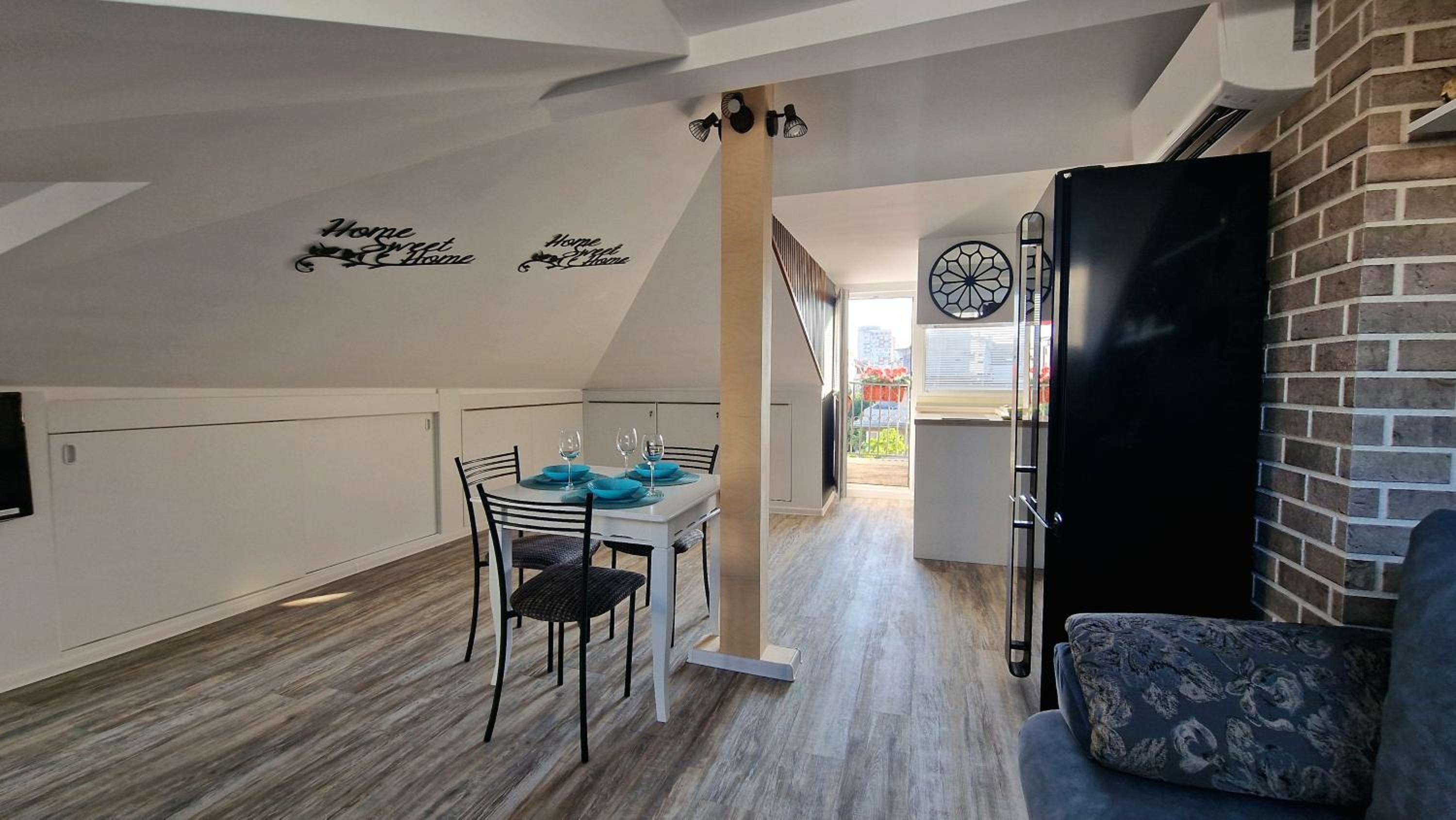 Charming City Center Loft Apartment